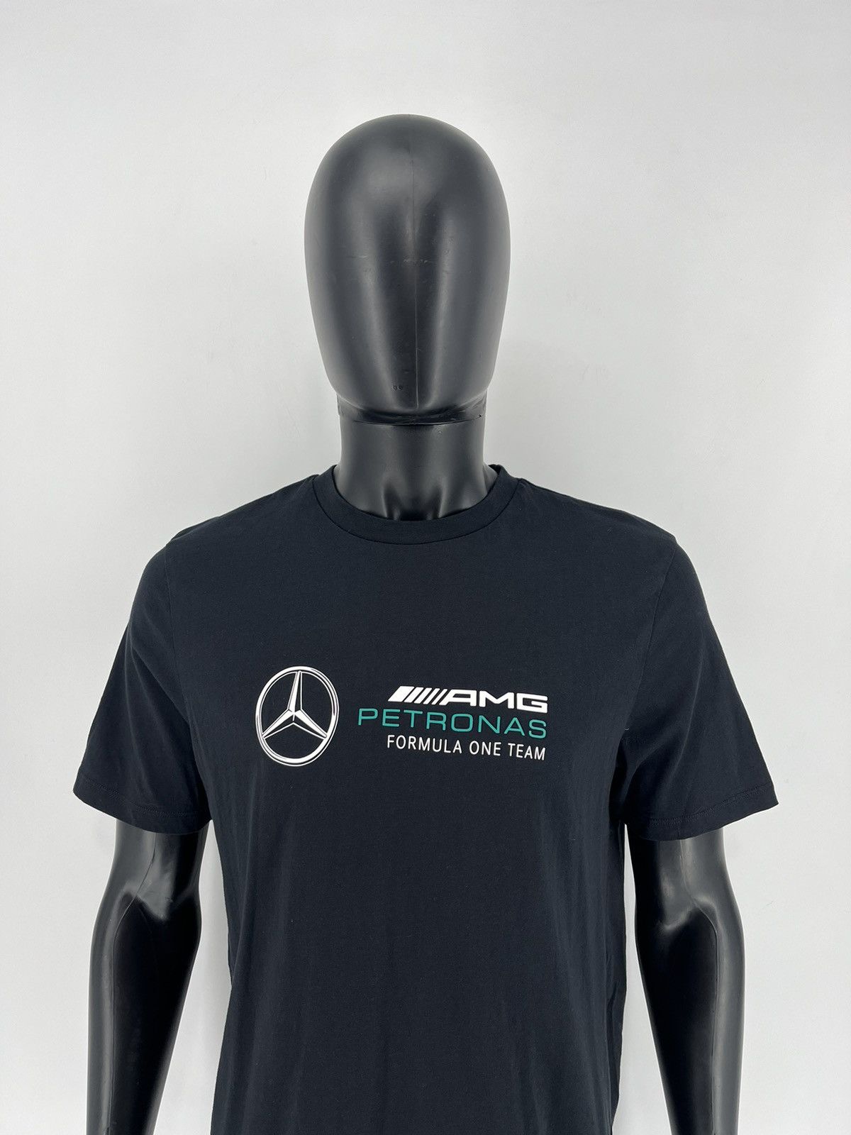Mercedes-Benz Mercedes Benz AMG Petronas F1 Team Racing Tee Shirt Size L Size US L / EU 52-54 / 3 - 1 Thumbnail