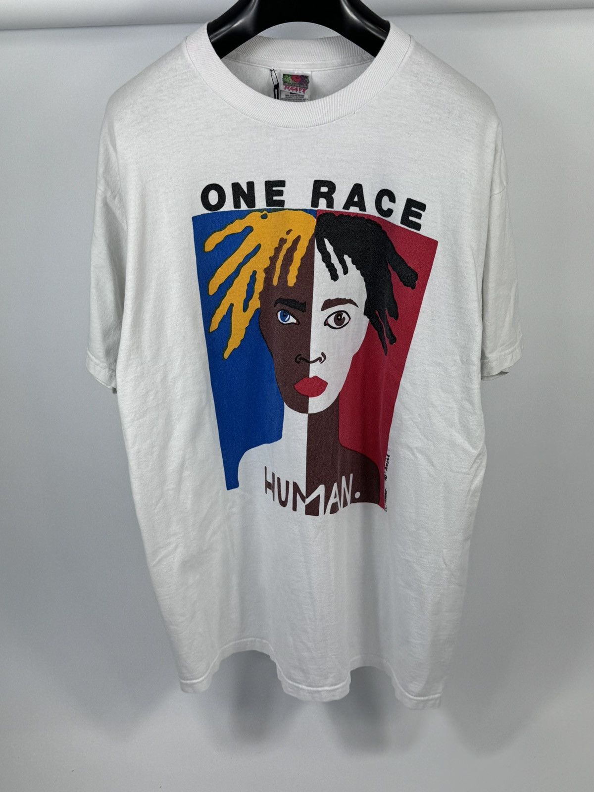 ONE RACE HUMAN 1990 PRINT VINTAGE T-SHIRT