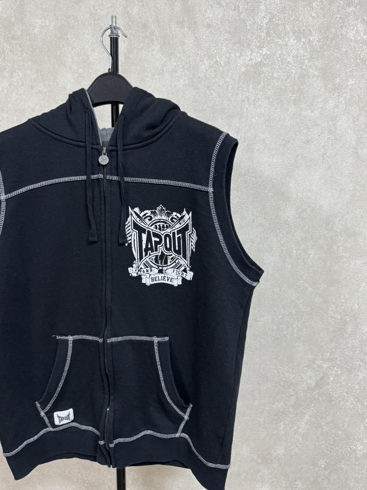 Tapout Vintage TAPOUT Fight Black Zip Vest Hoodie Size L Men’s Size US L / EU 52-54 / 3 - 7 Thumbnail