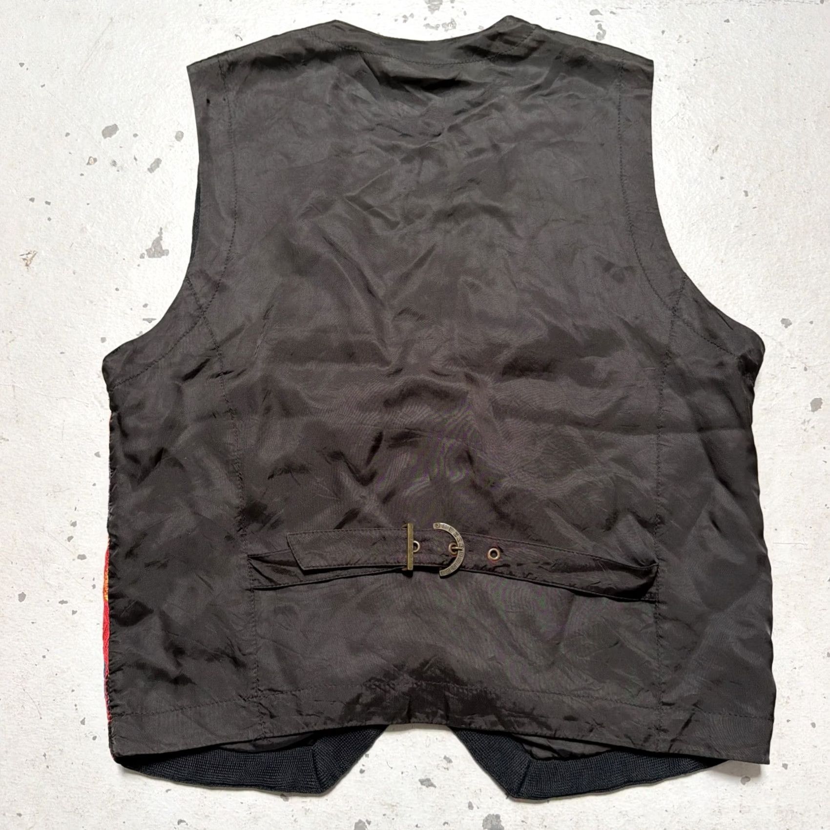 Coogi Vintage COOGI 3D Knit Abstract Pattern Cinch Buckle Back Vest - M - Casual Fashion Size US M / EU 48-50 / 2 - 4 Thumbnail