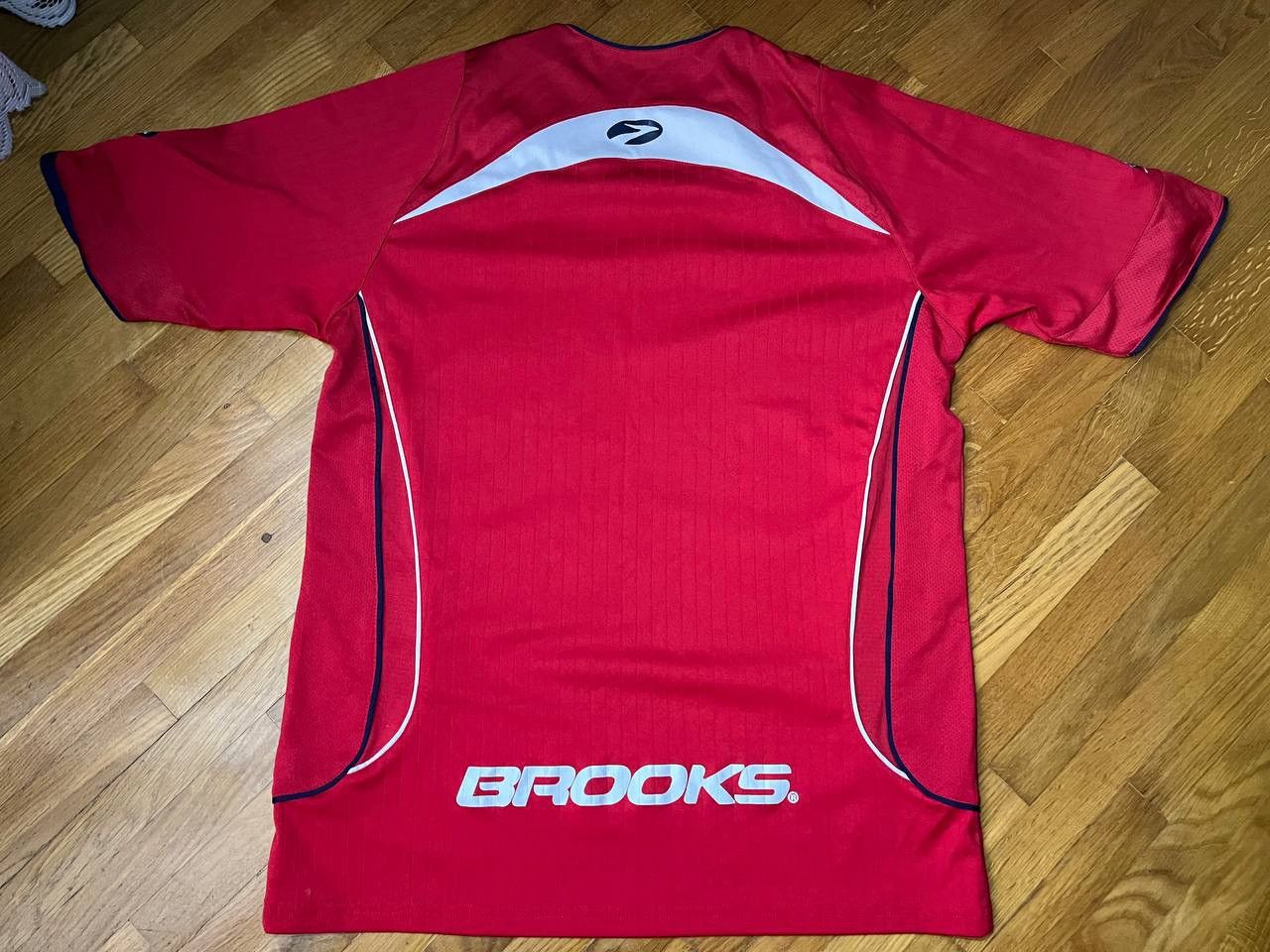 Brooks Brooks Chile national football team 2007-2009 jersey Size US M / EU 48-50 / 2 - 2 Thumbnail