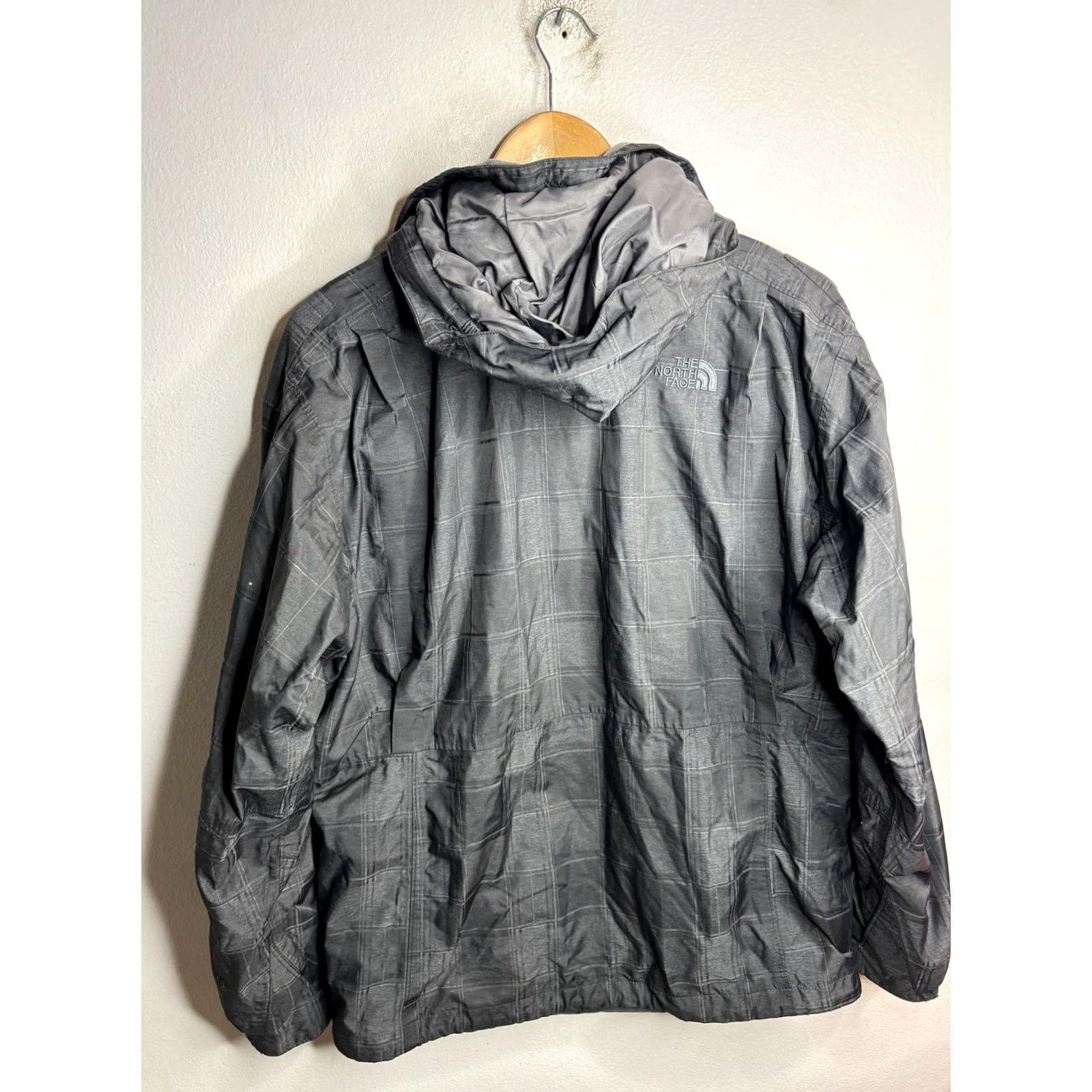 The North Face VINTAGE? No. The North Face Cryptic Ski Jacket Mens S Gray Plaid Hooded Insulated DryVent Recco Size US S / EU 44-46 / 1 - 6 Thumbnail