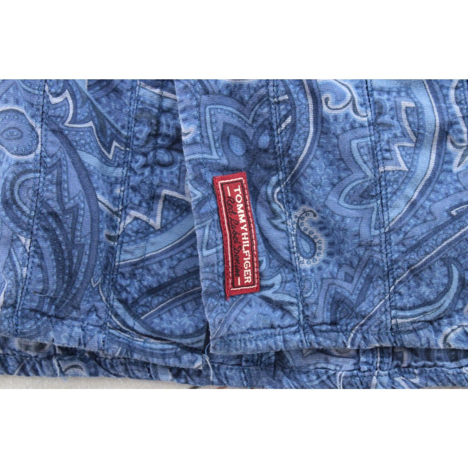 Tommy Hilfiger VINTAGE Tommy Hilfiger Shirt Mens L Blue Paisley Red Label Patch Work Flip Cuff Size US L / EU 52-54 / 3 - 4 Thumbnail