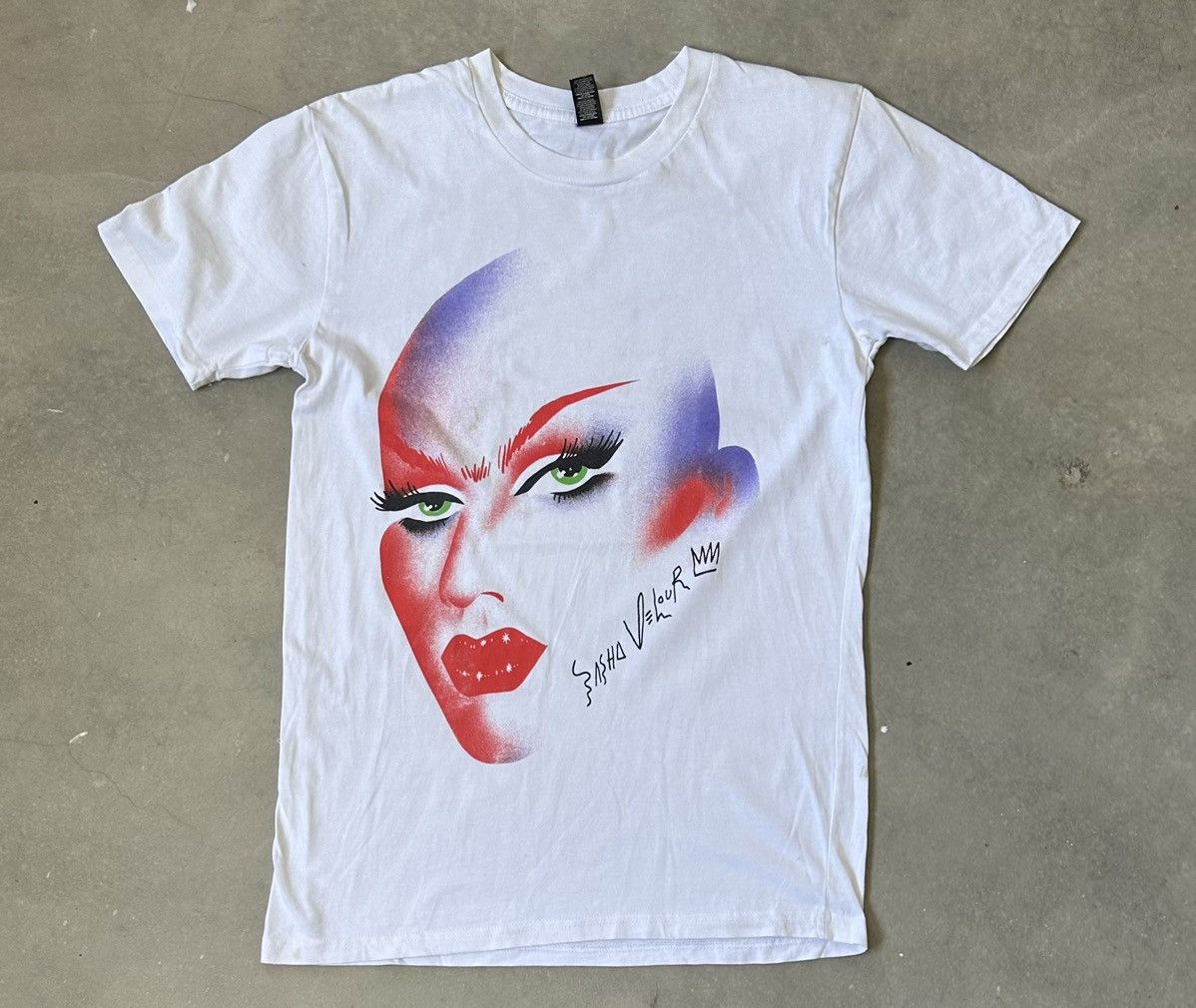 Vintage VINTAGE SASHA VELOUR DRAG QUENN TEE Size US M / EU 48-50 / 2 - 1 Thumbnail