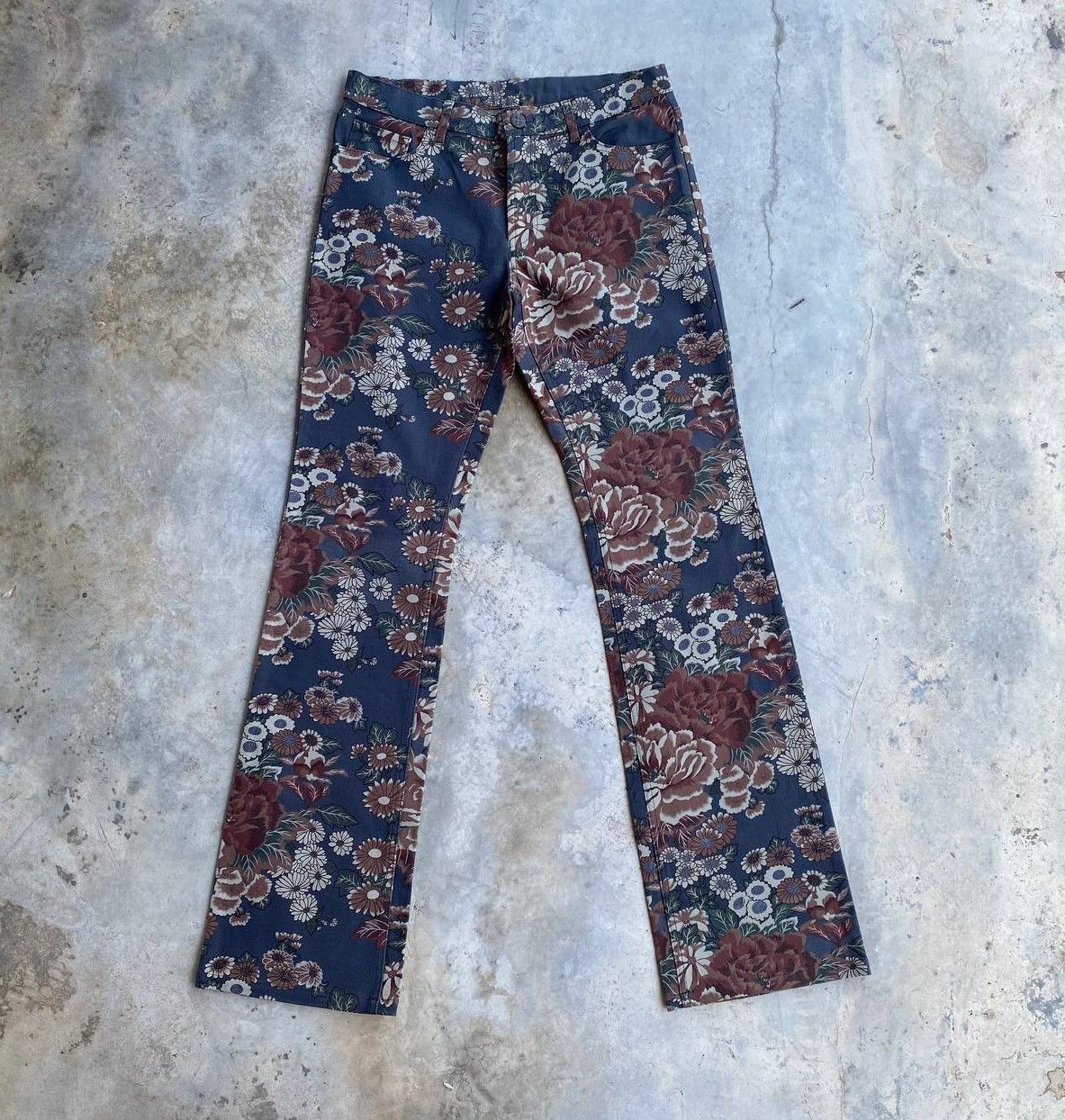 20471120 × Japanese Brand × Tornado Mart BJ05-23 FLARED JAPAN CHEALSEA OLD FLOWER SLIMFIT LOWRISE Size US 29 - 2 Thumbnail