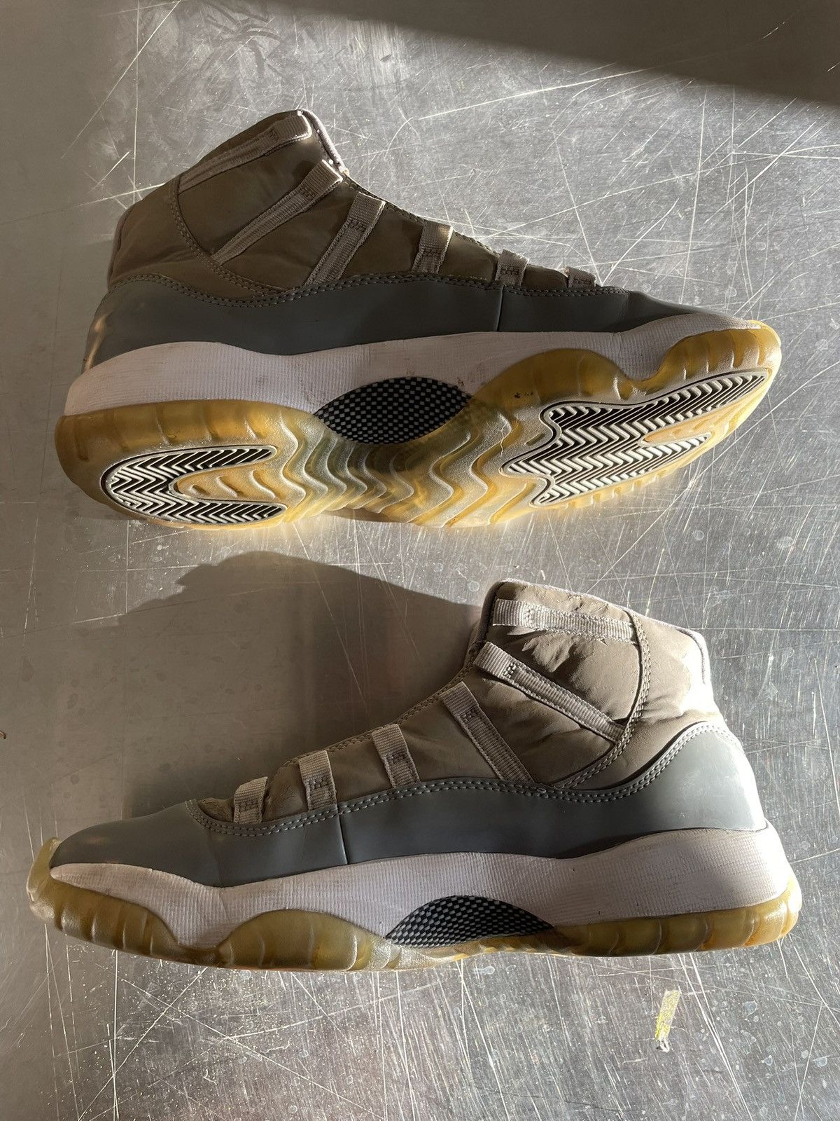 Jordan Brand Air Jordan XI 11 Retro Cool Grey Gray 2010 Size 7Y 7 Size US 7 / EU 40 - 4 Thumbnail