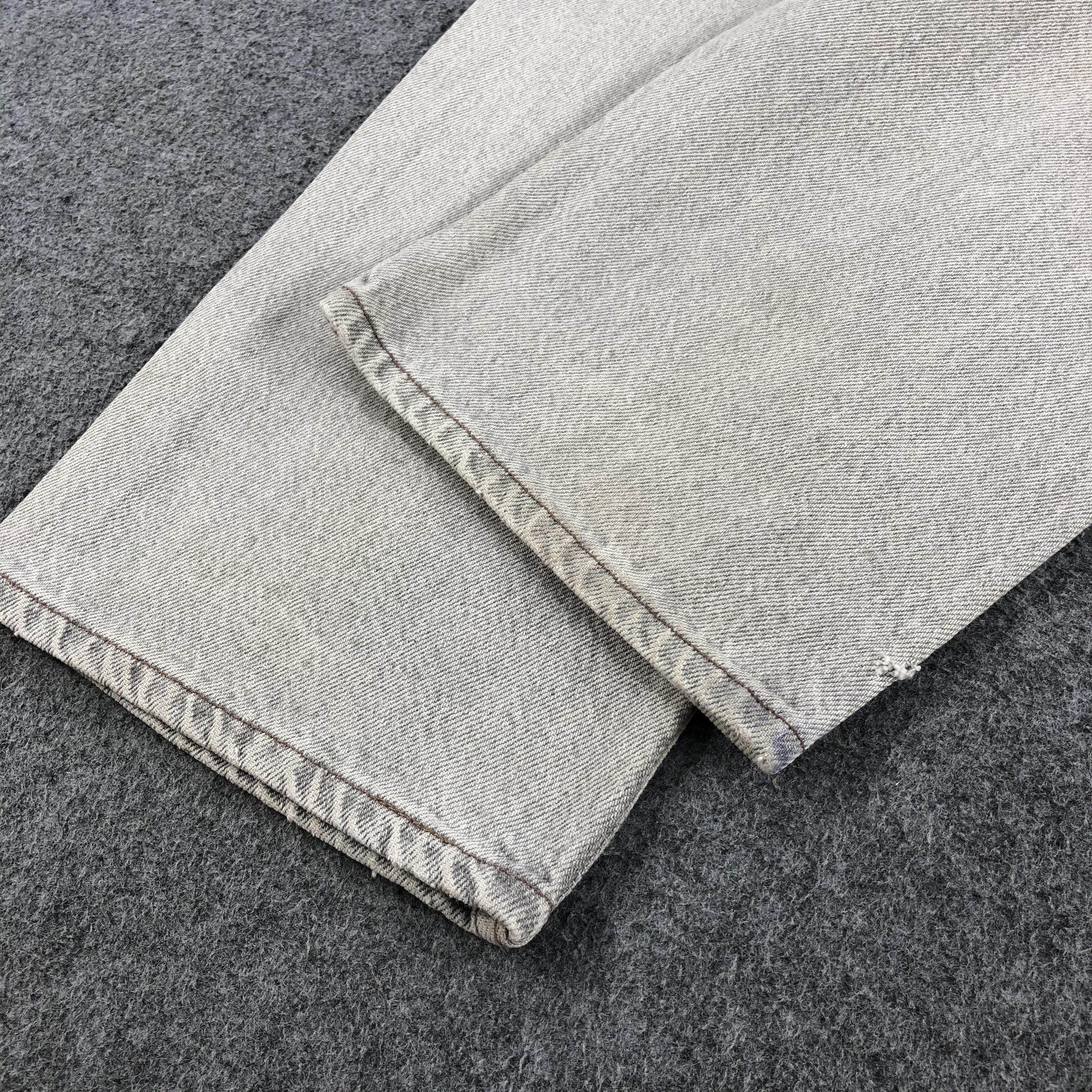 Levi's Vintage 90s Light Wash Ripped Levis 501 Jeans-J1644 Size US 35 - 5 Thumbnail