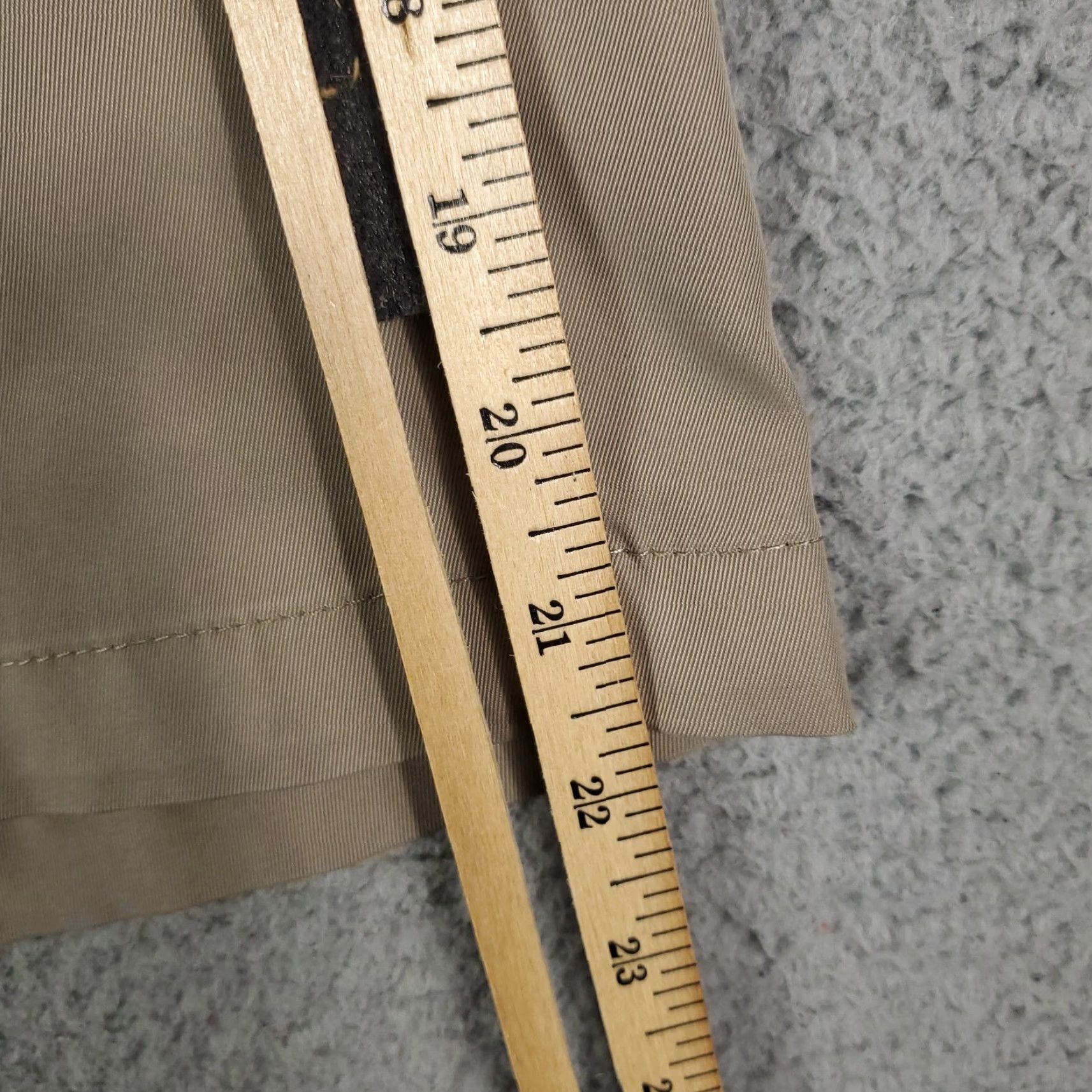 Vintage Greg Norman Mens Chino Shorts 40 Beige Flat Front Belt Loops Pockets Logo 40 in Waist Regular Size US 40 / EU 56 - 5 Thumbnail
