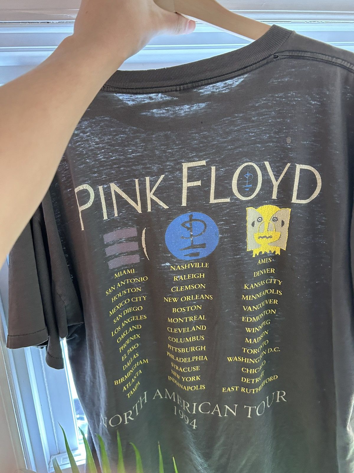 Pink Floyd 1994 pink floyd bell division tour tee Size US XL / EU 56 / 4 - 11 Thumbnail