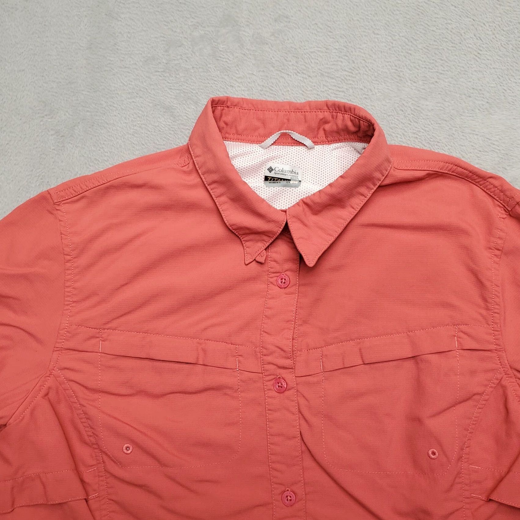 Vintage Columbia Shirt Women L Red Vented Roll Tab Outdoor Gorp Hike Fish Gorp Outdoor Size L / US 10 / IT 46 - 2 Thumbnail