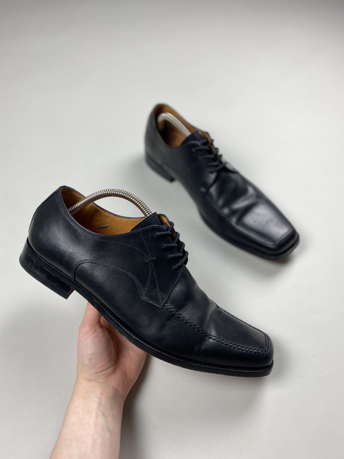 Loake Loake men’s leather formal lace up shoes size US 10 Size US 10 / EU 43 - 6 Thumbnail