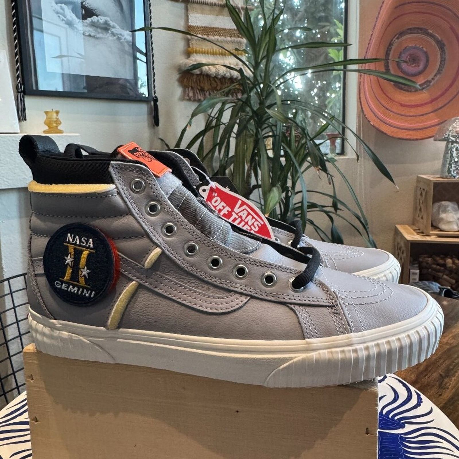 Vans Vans Sk8-Hi 46 MTE DX NASA Space Voyager Men’s 10.5, New Size US 10.5 / EU 43-44 - 1 Thumbnail