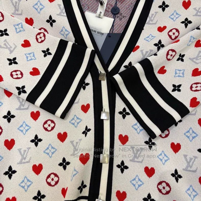 Louis Vuitton Louis Vuitton White full logo playing card mulberry silk n Size S / US 4 / IT 40 - 6 Thumbnail
