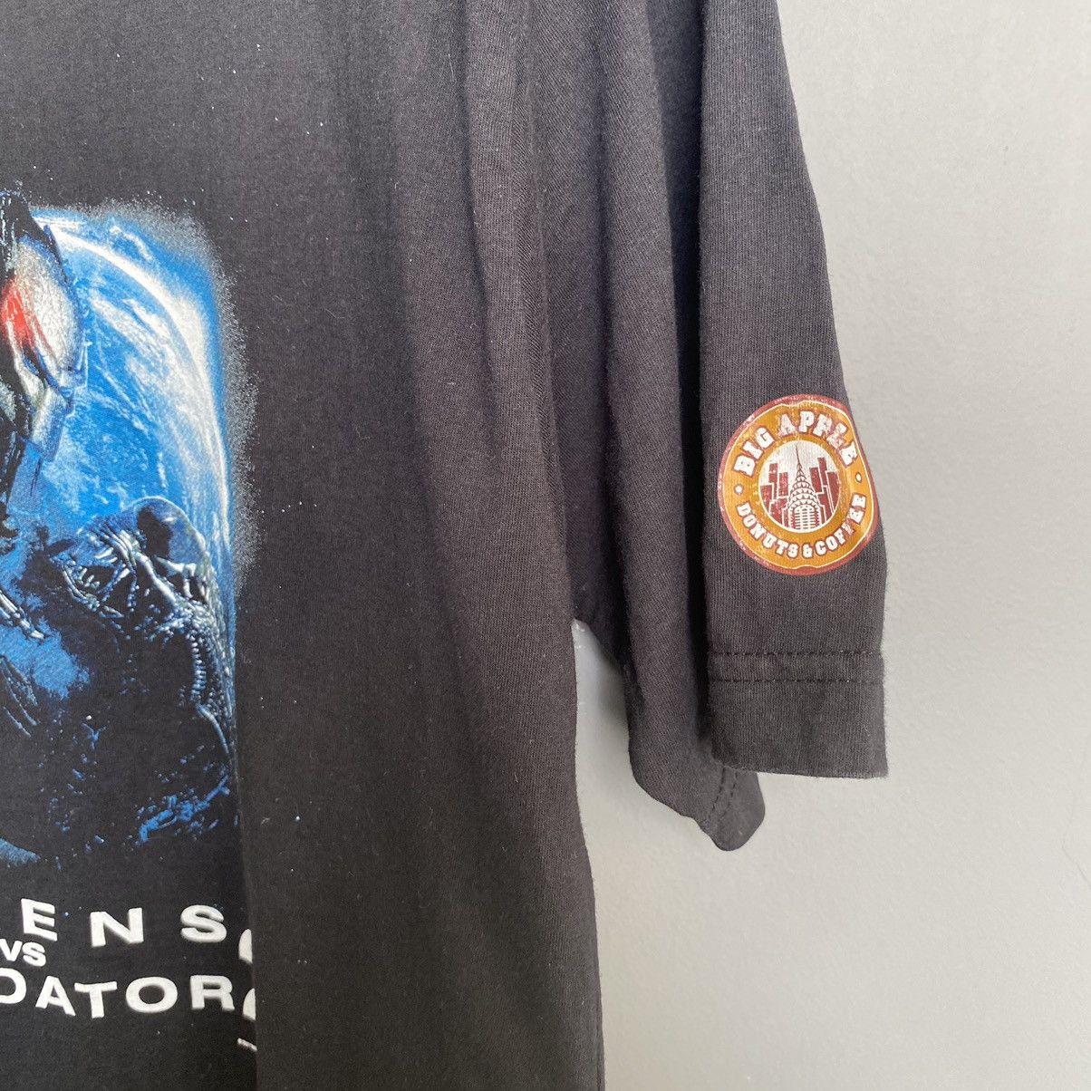 Vintage Vintage 2007 Alien vs Predator 2 Promo Movie Tshirt Size US M / EU 48-50 / 2 - 7 Thumbnail