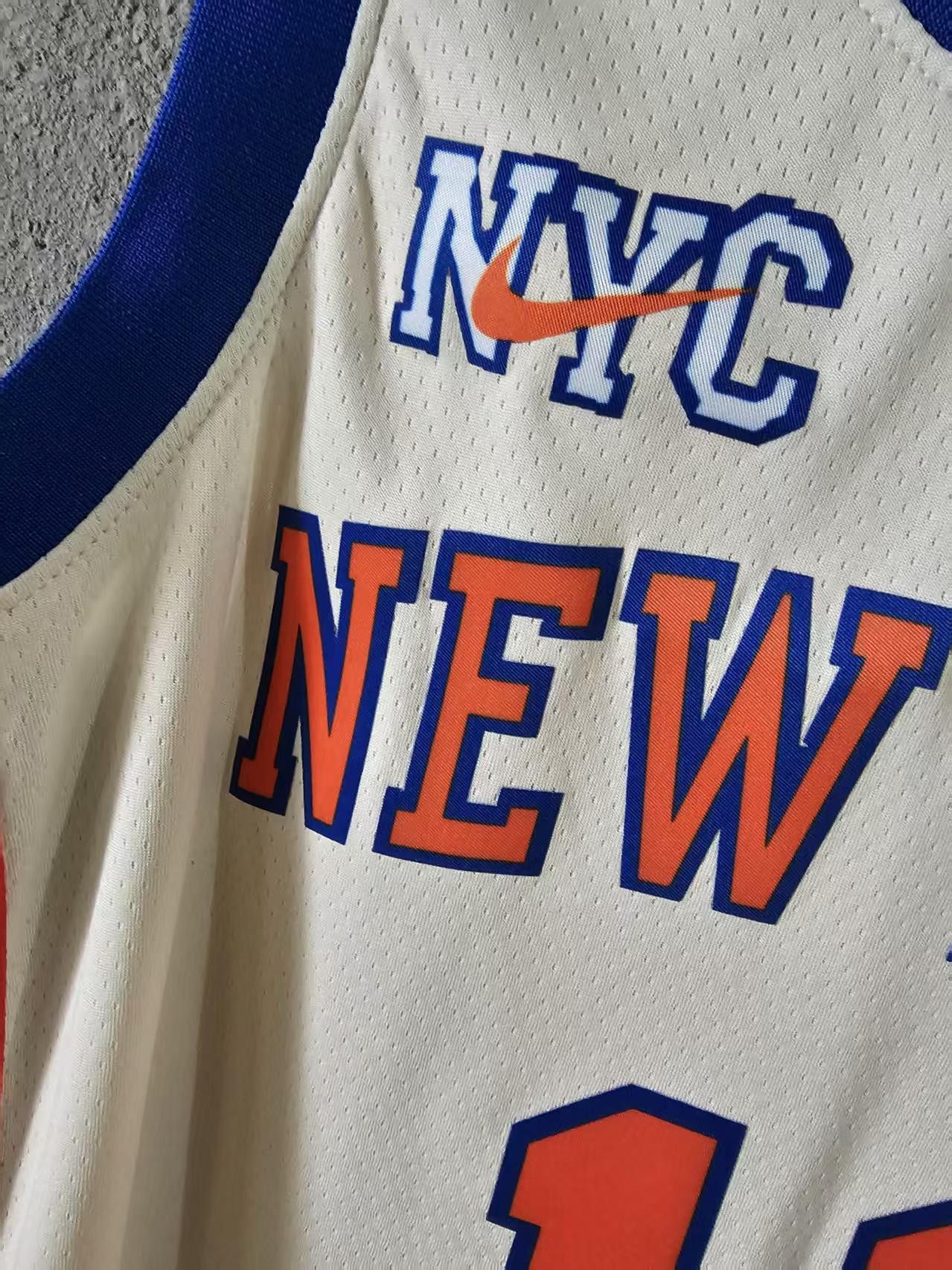 NBA 25 26 Knicks #11 Jalen Brunson Jersey White XL Size US XL / EU 56 / 4 - 5 Thumbnail