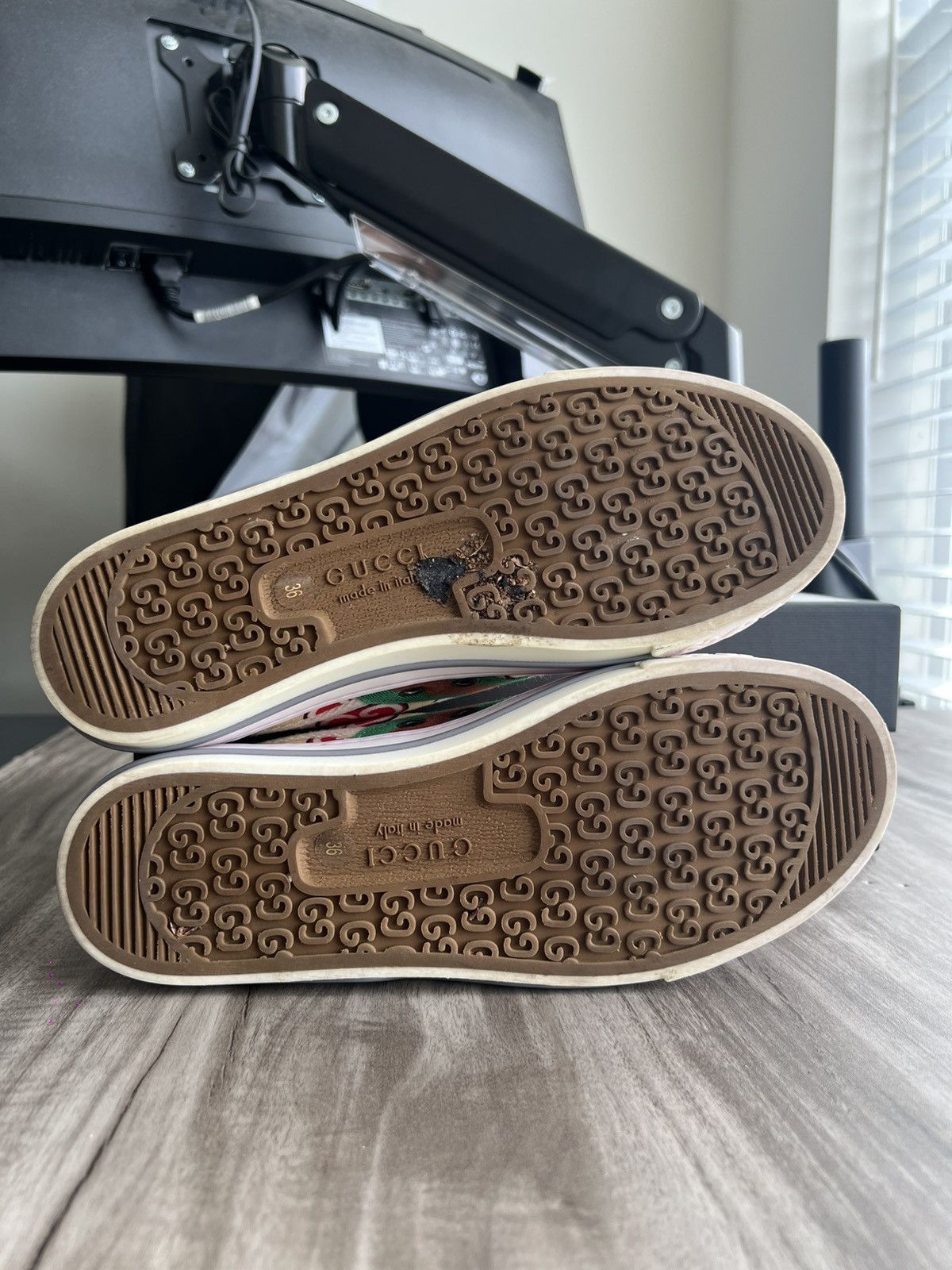 Gucci WORN ONCE Gucci 1977 GG Apple Print Size 5.5 Women’s (EU 36) Size US 5.5 / IT 35.5 - 10 Thumbnail