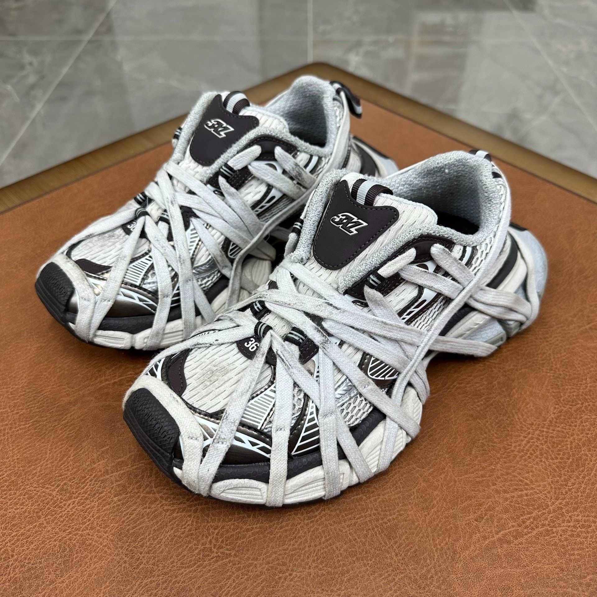 Balenciaga Balenciaga Gray Lowtop Sneakers it_36 Women Size US 6 / IT 36 - 1 Thumbnail