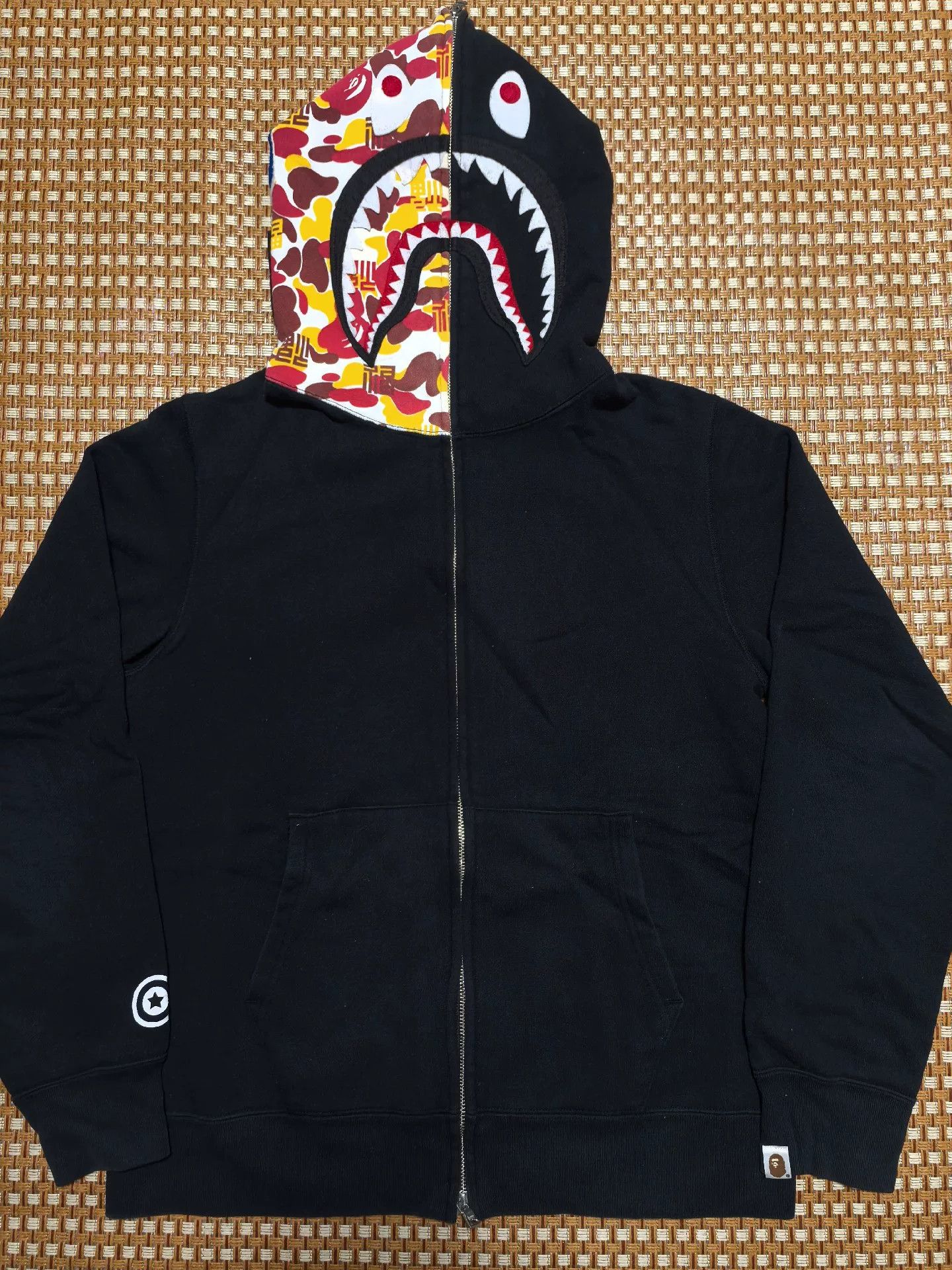 Bape Bape Multi Shark Sweatshirt Pullover Size US L / EU 52-54 / 3 - 1 Thumbnail