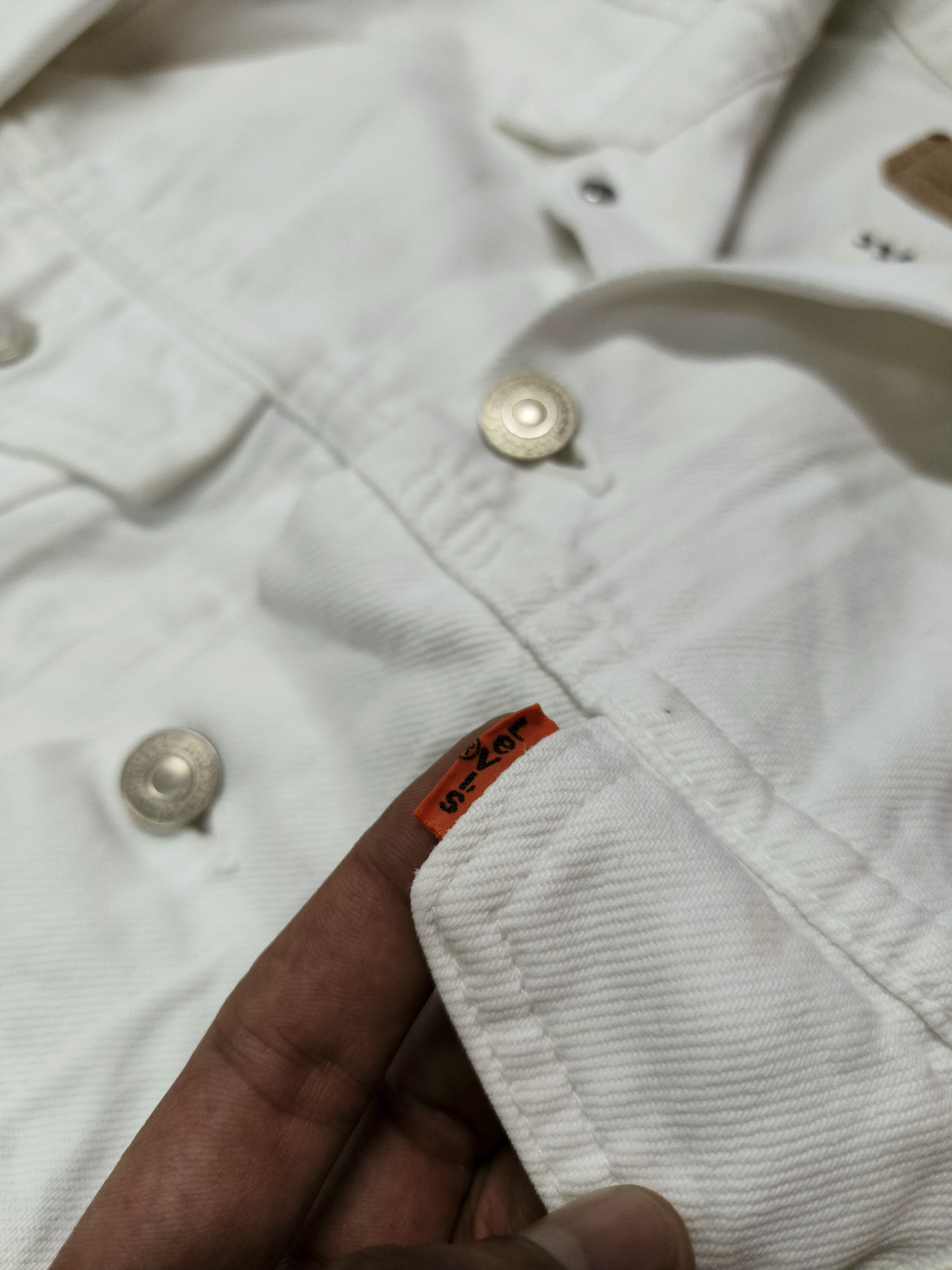 LVC VTG LEVIS ORANGE TAGS WHITE DENIM JACKET DISTRESSED Size US M / EU 48-50 / 2 - 6 Thumbnail