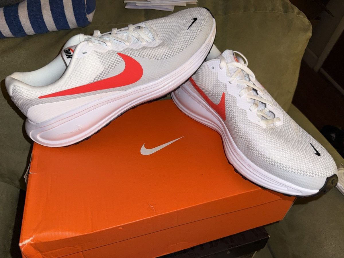 Nike Revolution 8 Wide sz14 New in OG Box! White/Crimson Red