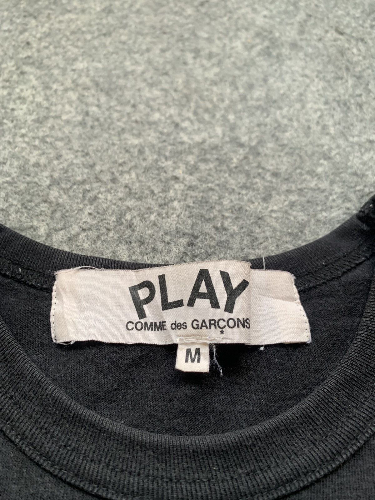 Comme des Garcons Play comme des garcons Size US M / EU 48-50 / 2 - 5 Thumbnail
