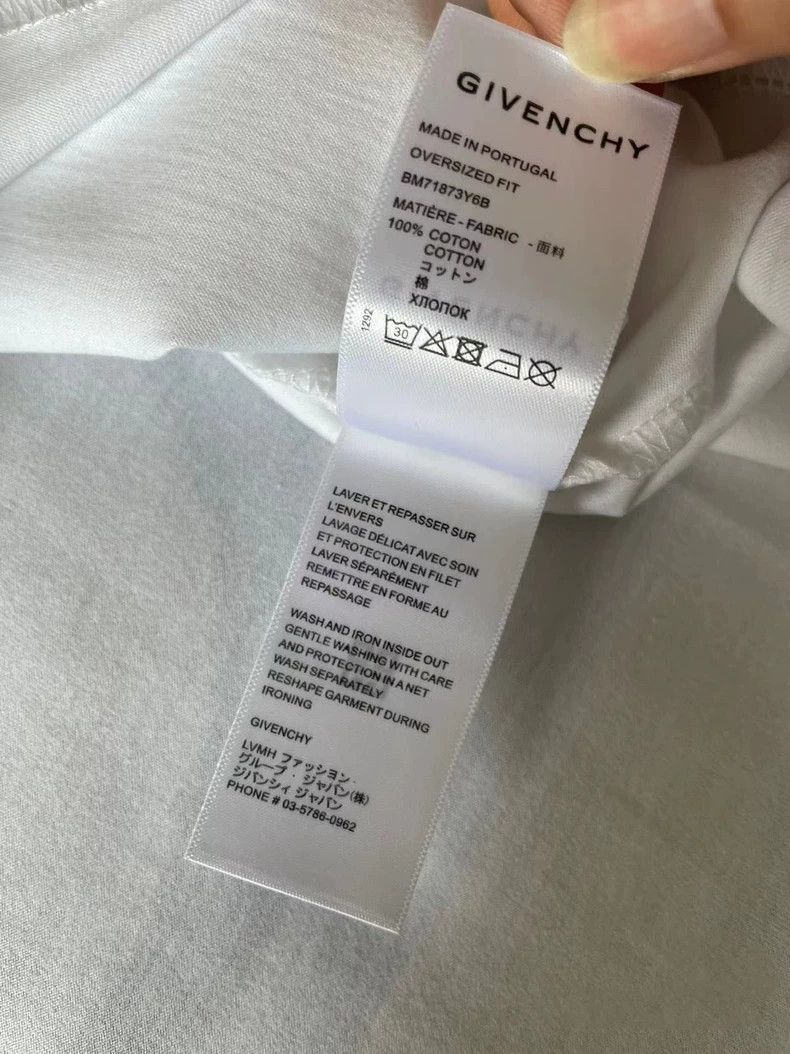 Givenchy Givenchy Short Sleeve T-Shirt Size US M / EU 48-50 / 2 - 9 Thumbnail