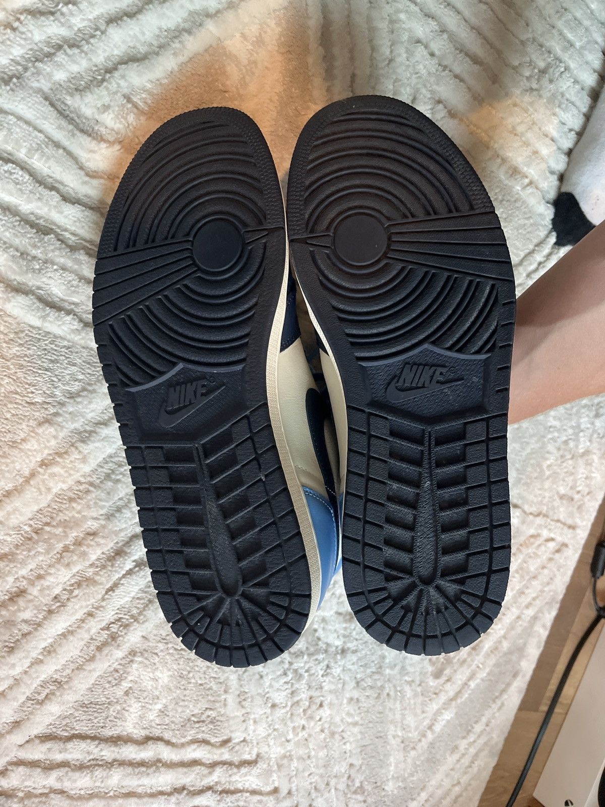 Nike Jordan 1 UNC obsidian Size US 11.5 / EU 44-45 - 4 Thumbnail