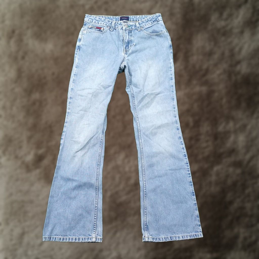 Tommy Hilfiger Vintage Tommy Hilfiger Women's Blue Bootcut Jeans Size 5 Regular Fit 28x28 Denim 90s Size 27" / US 4 / IT 40 - 1 Thumbnail
