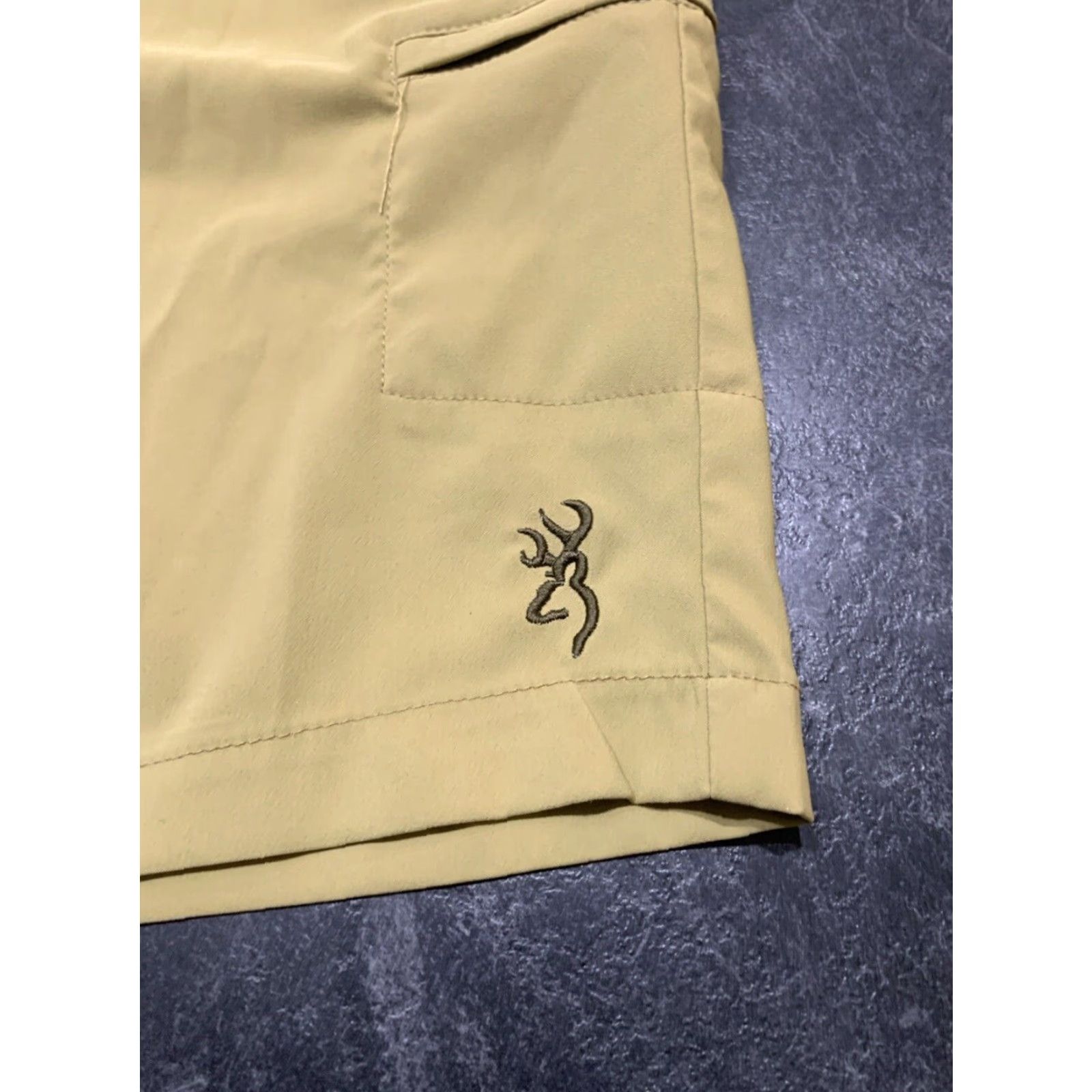 Vintage Vintage Browning Men’s Golf Shorts 32 Khaki Bermuda Flat Front Zipper Logo Summer Size US 32 / EU 48 - 2 Thumbnail