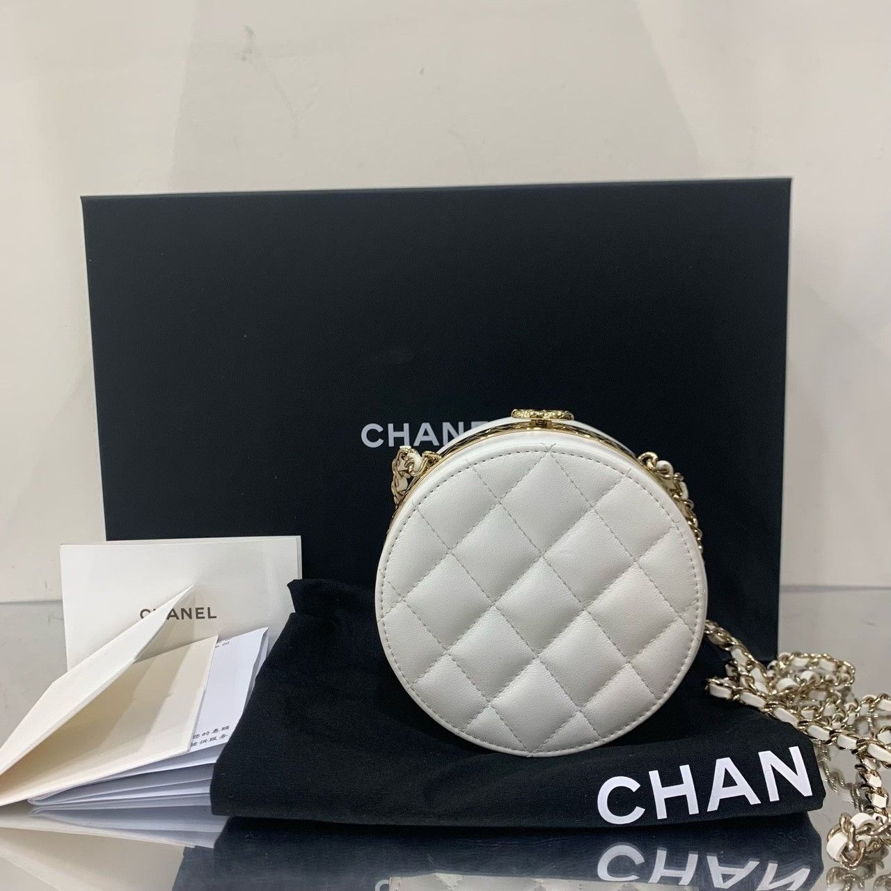 Chanel Pre-loved Bag Very good condition Size ONE SIZE - 1 Thumbnail