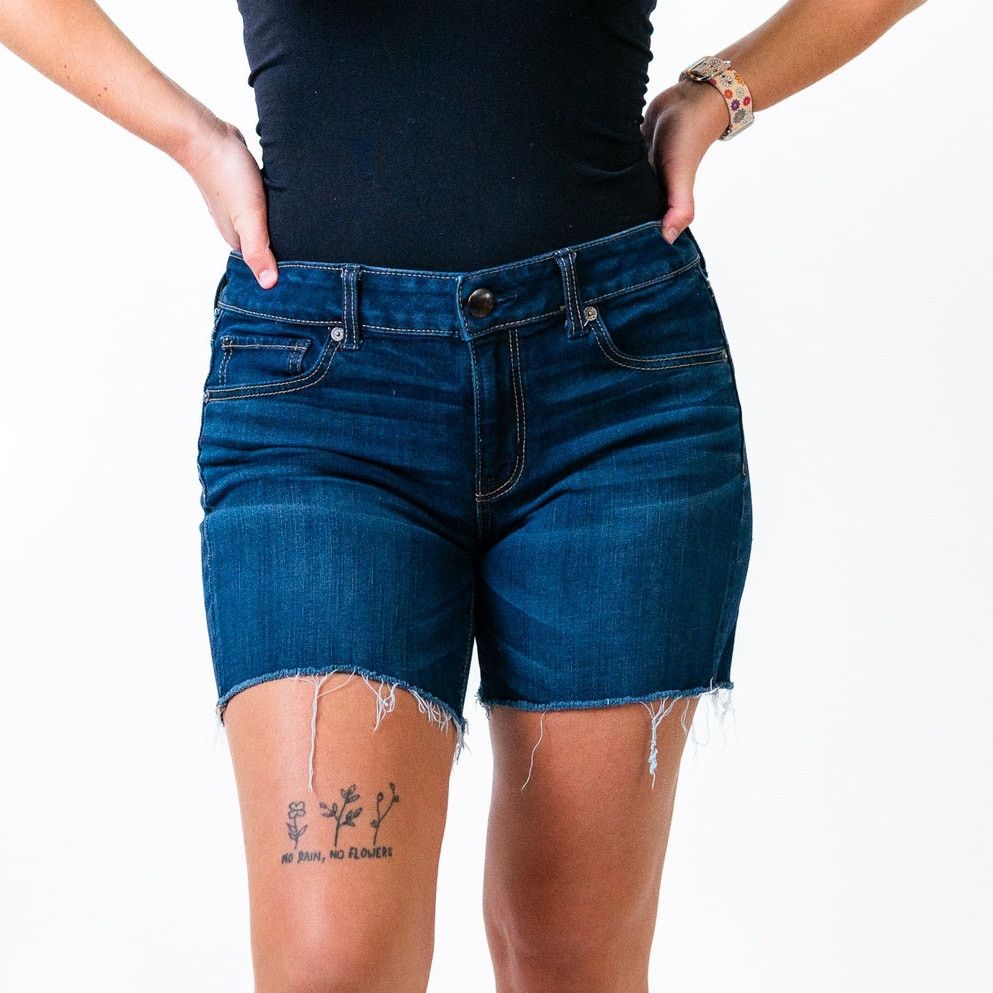 American Eagle Outfitters AEO Mid Rise Super Stretch Dark Indigo Cutoff Jean Shorts Size 32" / US 10 / IT 46 - 2 Thumbnail