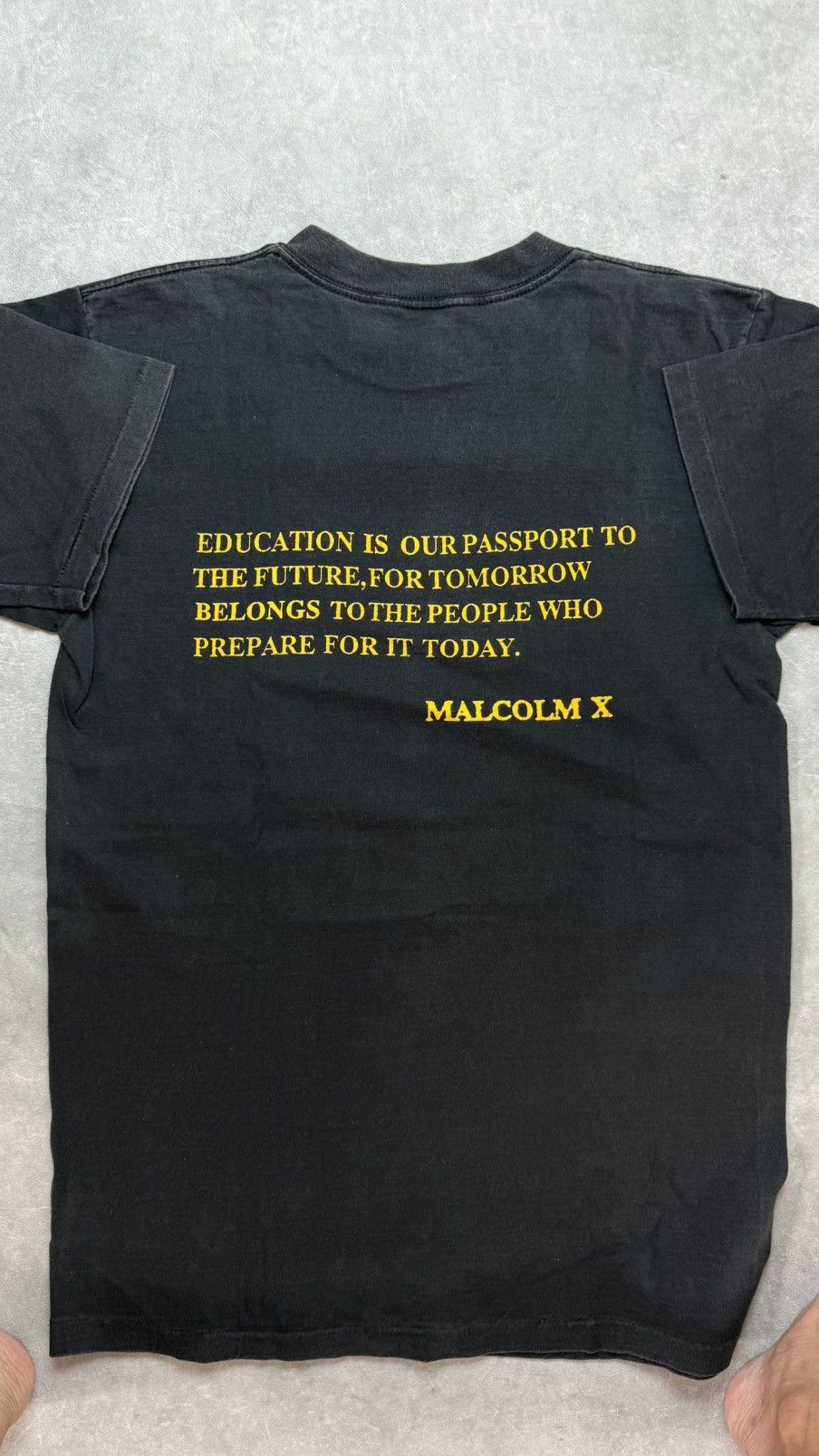 Vintage Vintage 90s Educated Black Woman Malcolm X T Shirt Size US L / EU 52-54 / 3 - 3 Thumbnail