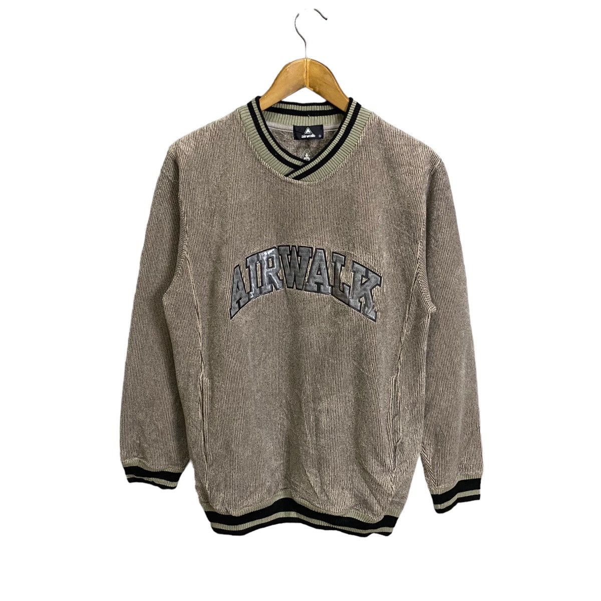 image of Airwalk Big Spellout Sweat in Grey, Men's (Size Medium)