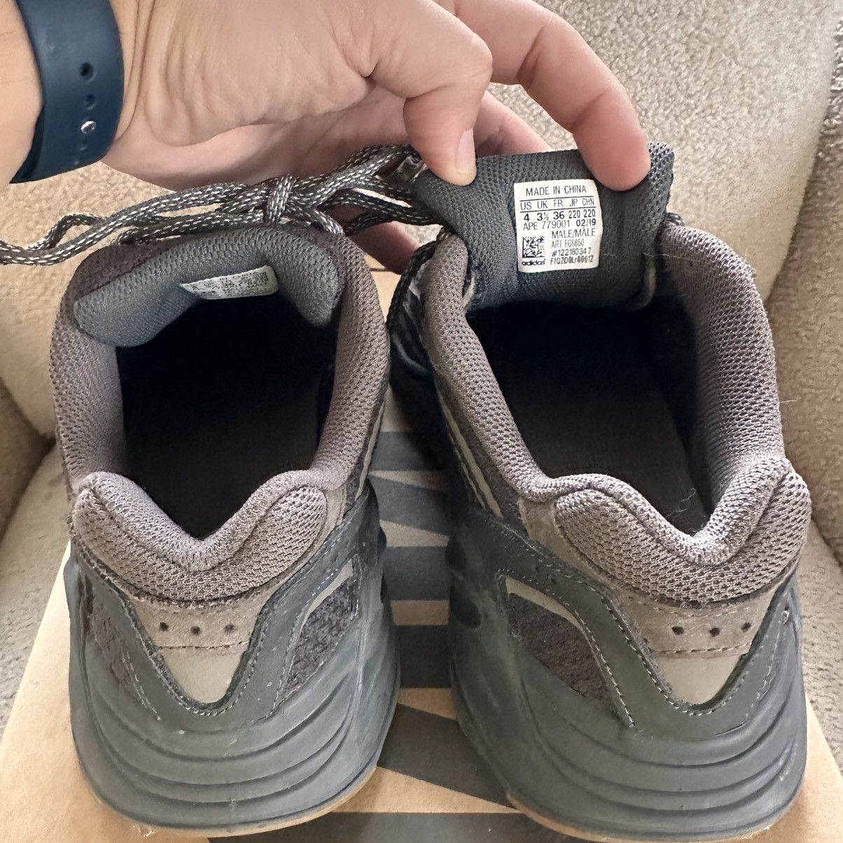 Adidas × Yeezy Yeezy Boost 700 V2 SIZE 4 Size US 5 / EU 37 - 8 Thumbnail