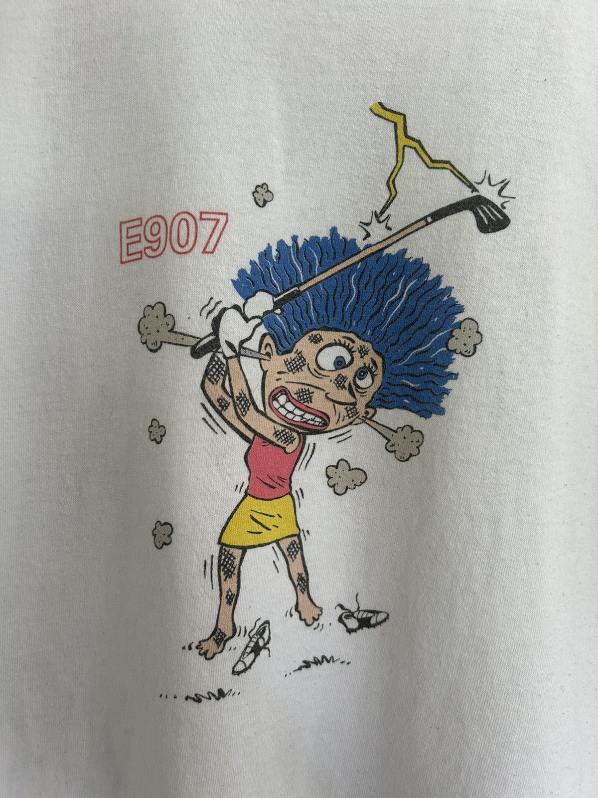 Vintage Vintage E907 Electrocuted Golfing Lady Lighting Graphic Tee Size US XL / EU 56 / 4 - 1 Thumbnail