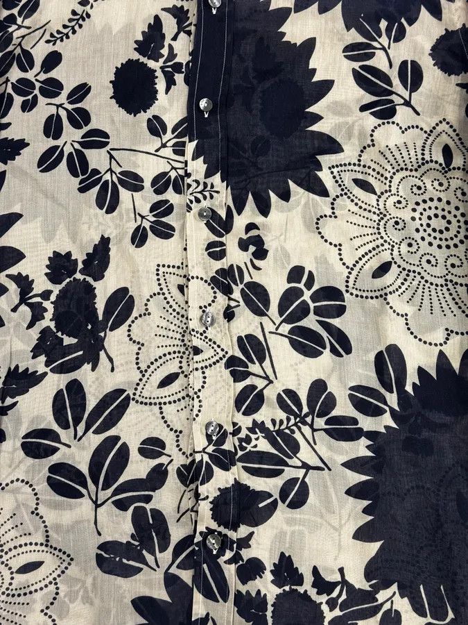 Dolce & Gabbana 2000s Dolce & Gabbana Cream Navy Cotton Floral Shirt Size US M / EU 48-50 / 2 - 10 Thumbnail