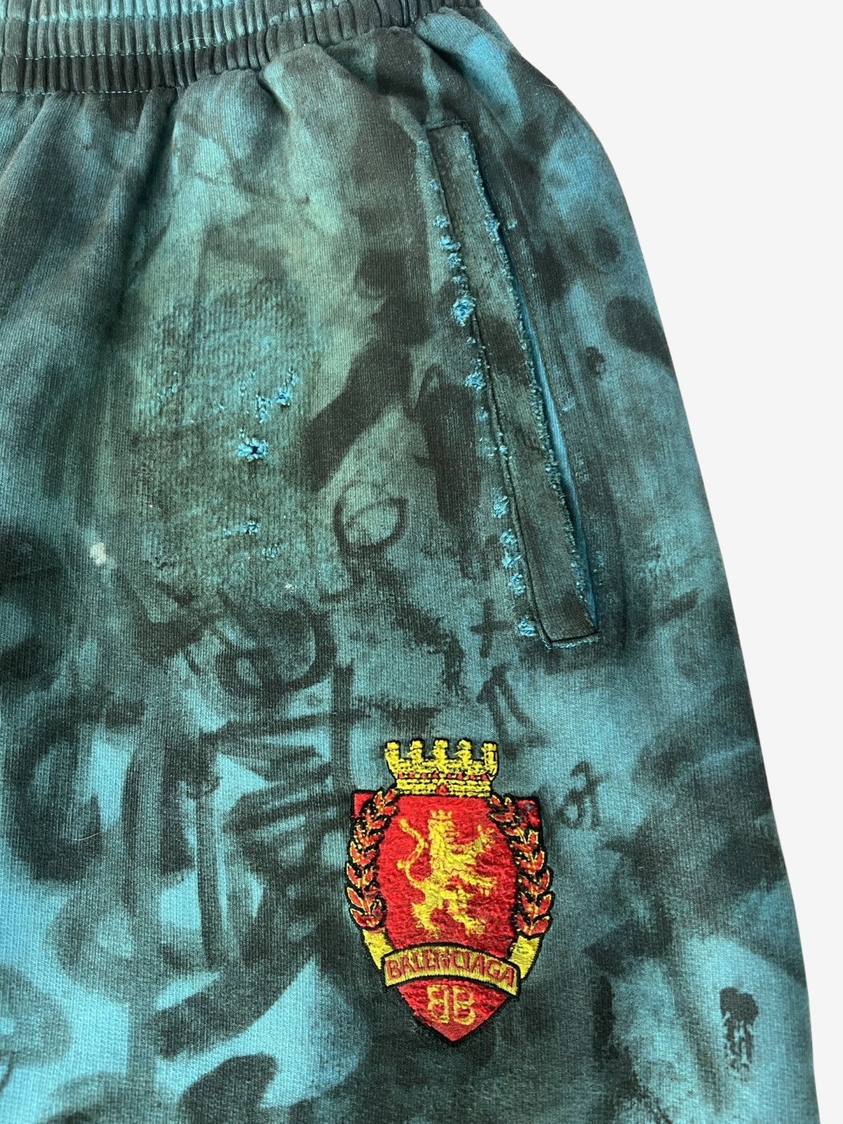 Balenciaga Balenciaga SS23 Blue Skater Graffiti Sweatpants Size US 30 / EU 46 - 4 Thumbnail