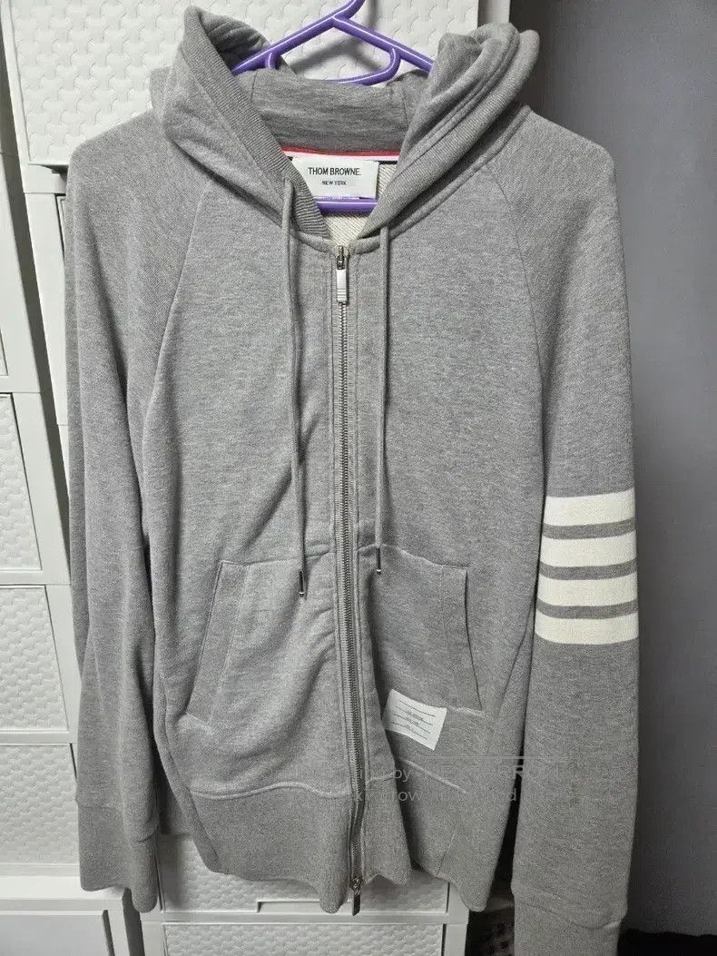 Thom Browne Thom Browne Three-stripe hooded zip-up sweatshirt Size US L / EU 52-54 / 3 - 1 Thumbnail