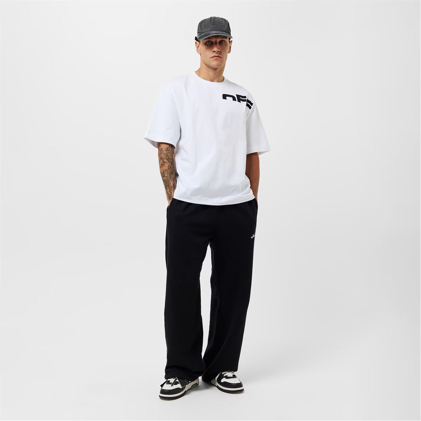 Off-White o1g2r1mq0226 Shred Skate T-Shirt In White Size US XXL / EU 58 / 5 - 6 Thumbnail