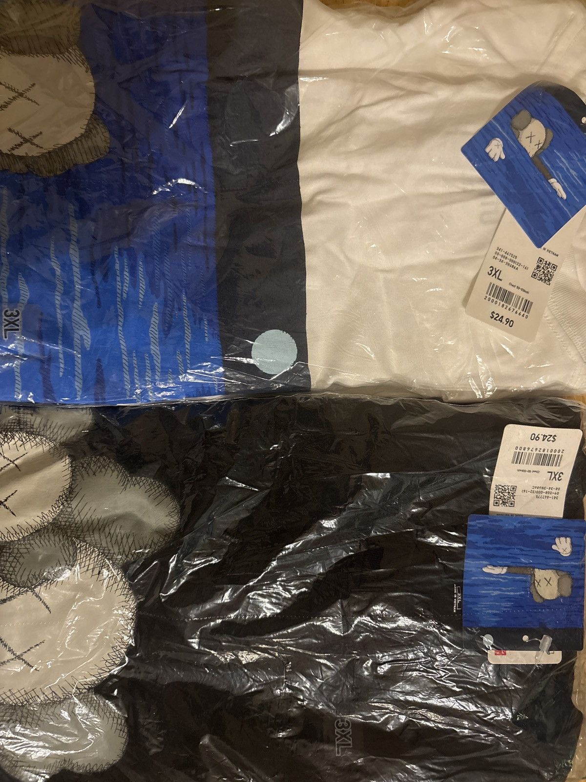 Kaws KAWS x Uniqlo “Swimming Artbook Cover” Graphic T-shirt White Size US XXL / EU 58 / 5 - 1 Thumbnail
