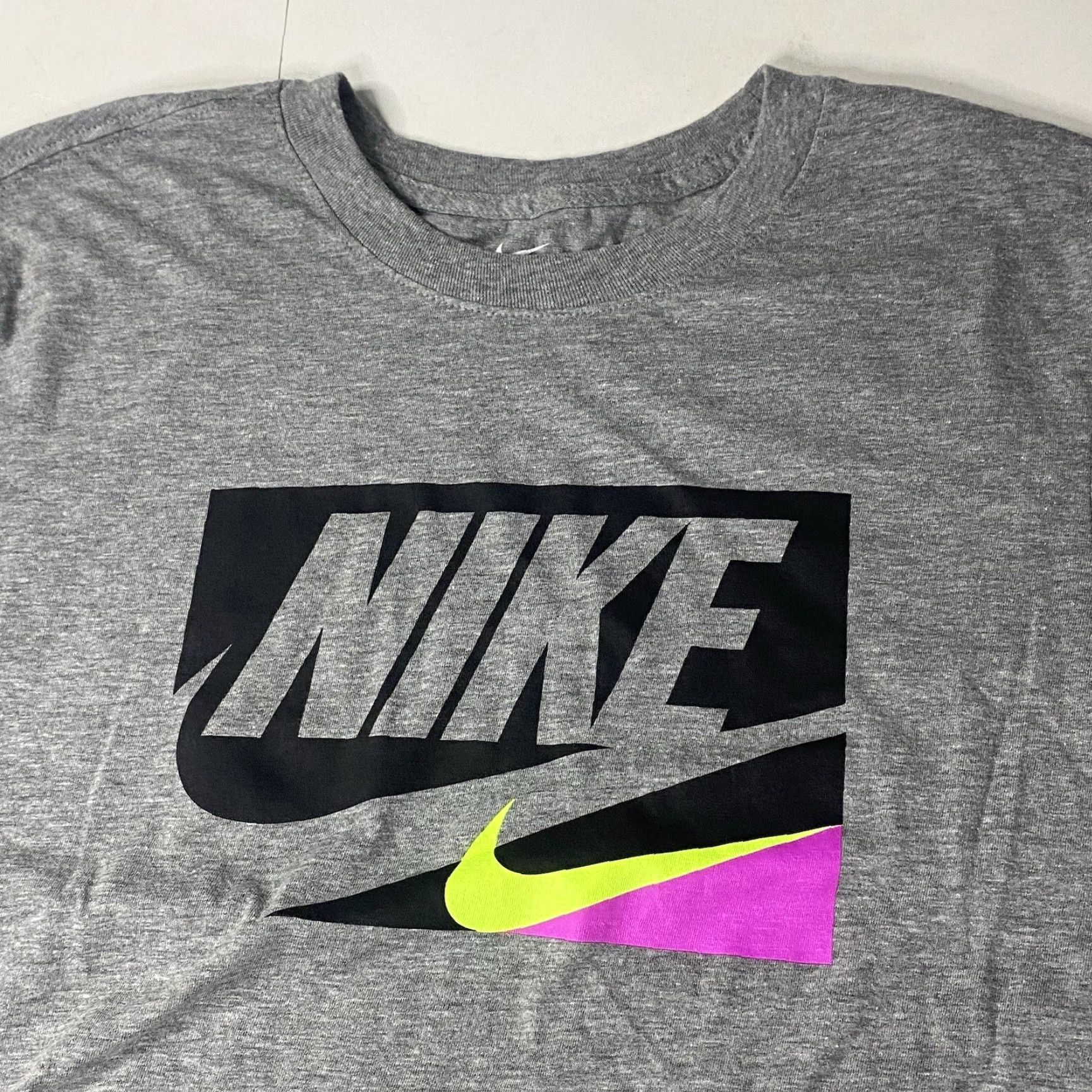 Nike Vtg Nike T Shirt Retro Colored Graphic Y2K 90s Style Small S Size US M / EU 48-50 / 2 - 7 Thumbnail
