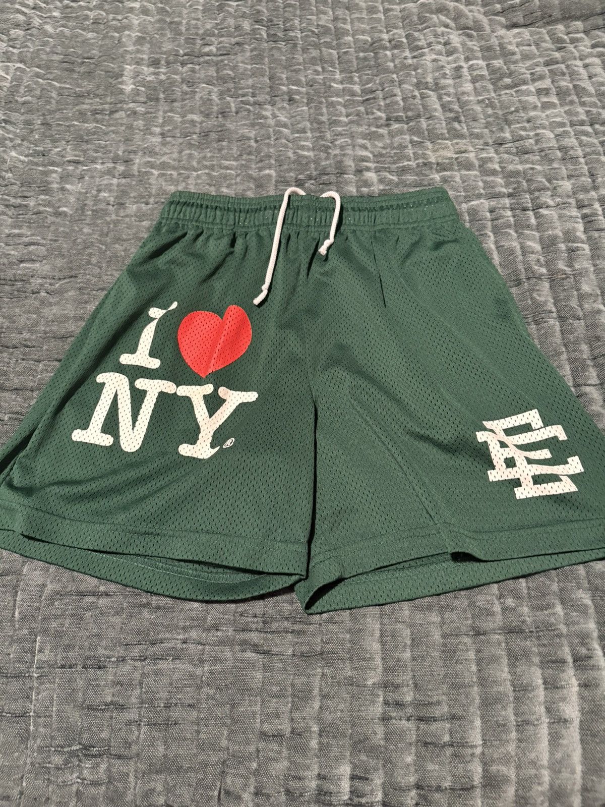 Eric Emanuel Eric Emanuel I ❤️ NYC Shorts Green Size Large Size US 36 / EU 52 - 1 Thumbnail
