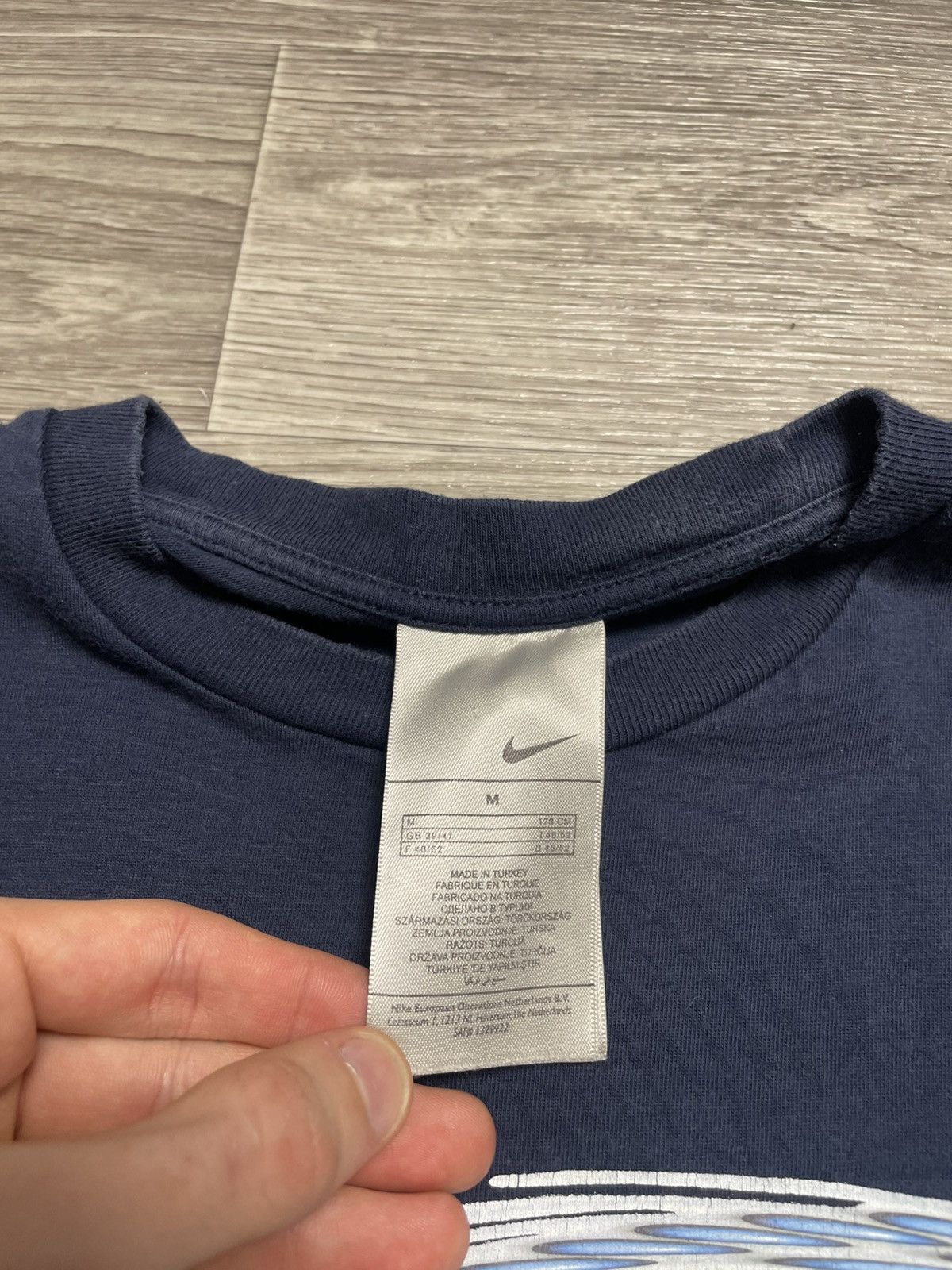 Nike Vintage Nike Big Logo Y2K T-Shirt Size US M / EU 48-50 / 2 - 11 Thumbnail