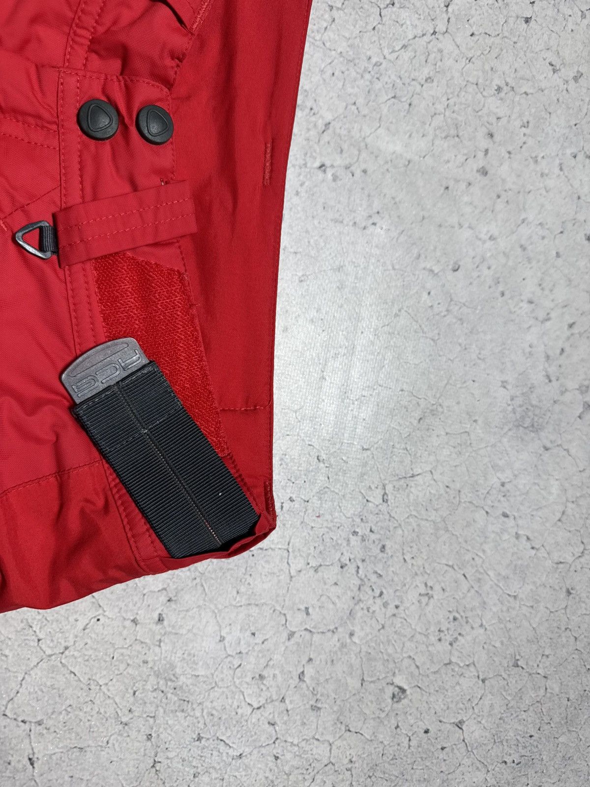 Nike ACG Nike ACG Vintage Nylon Ski Pants Size XS Outdoor Size US 28 / EU 44 - 6 Thumbnail