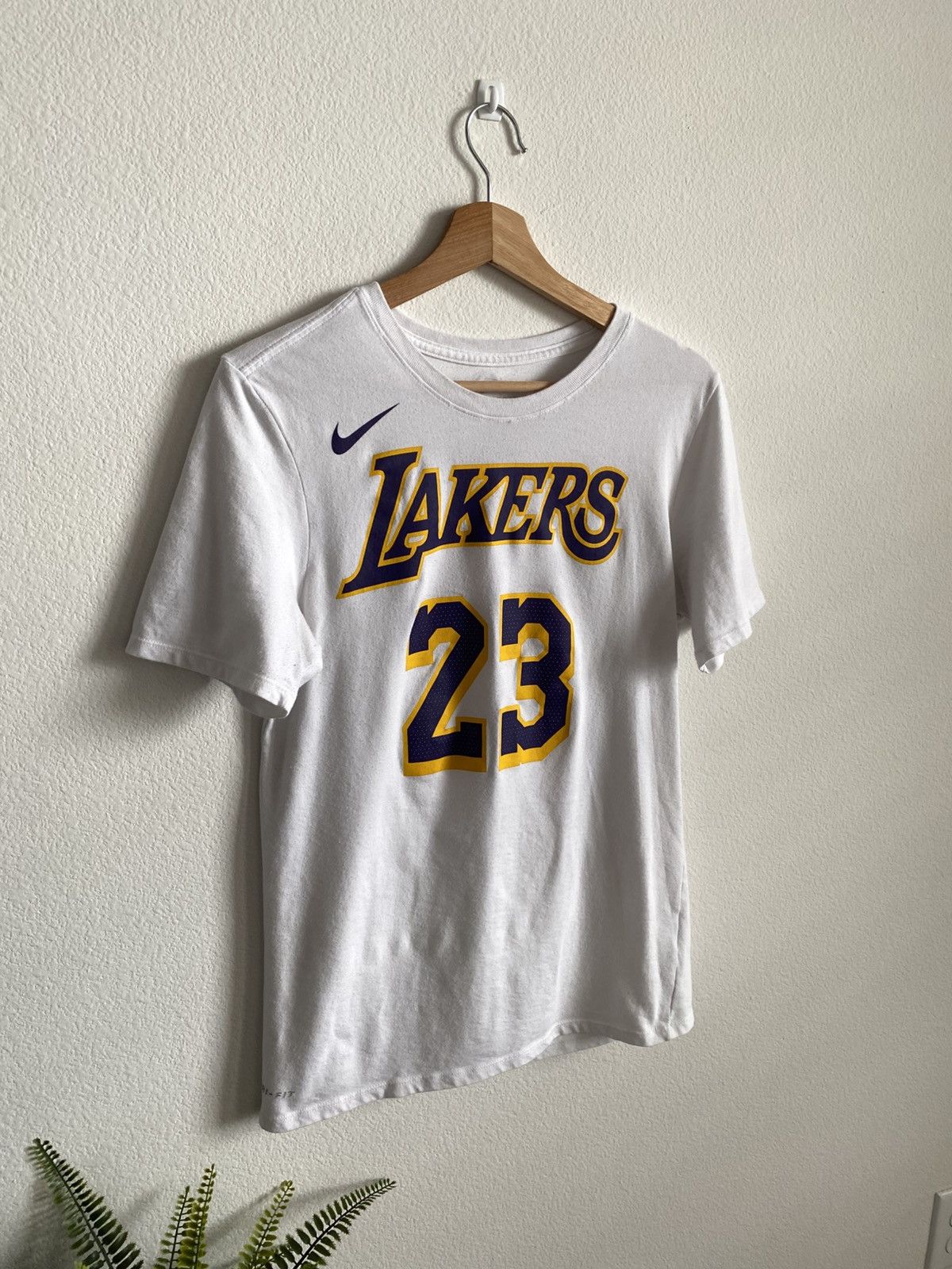 NBA LeBron James Los Angeles Lakers Jersey Tee Size US S / EU 44-46 / 1 - 3 Thumbnail