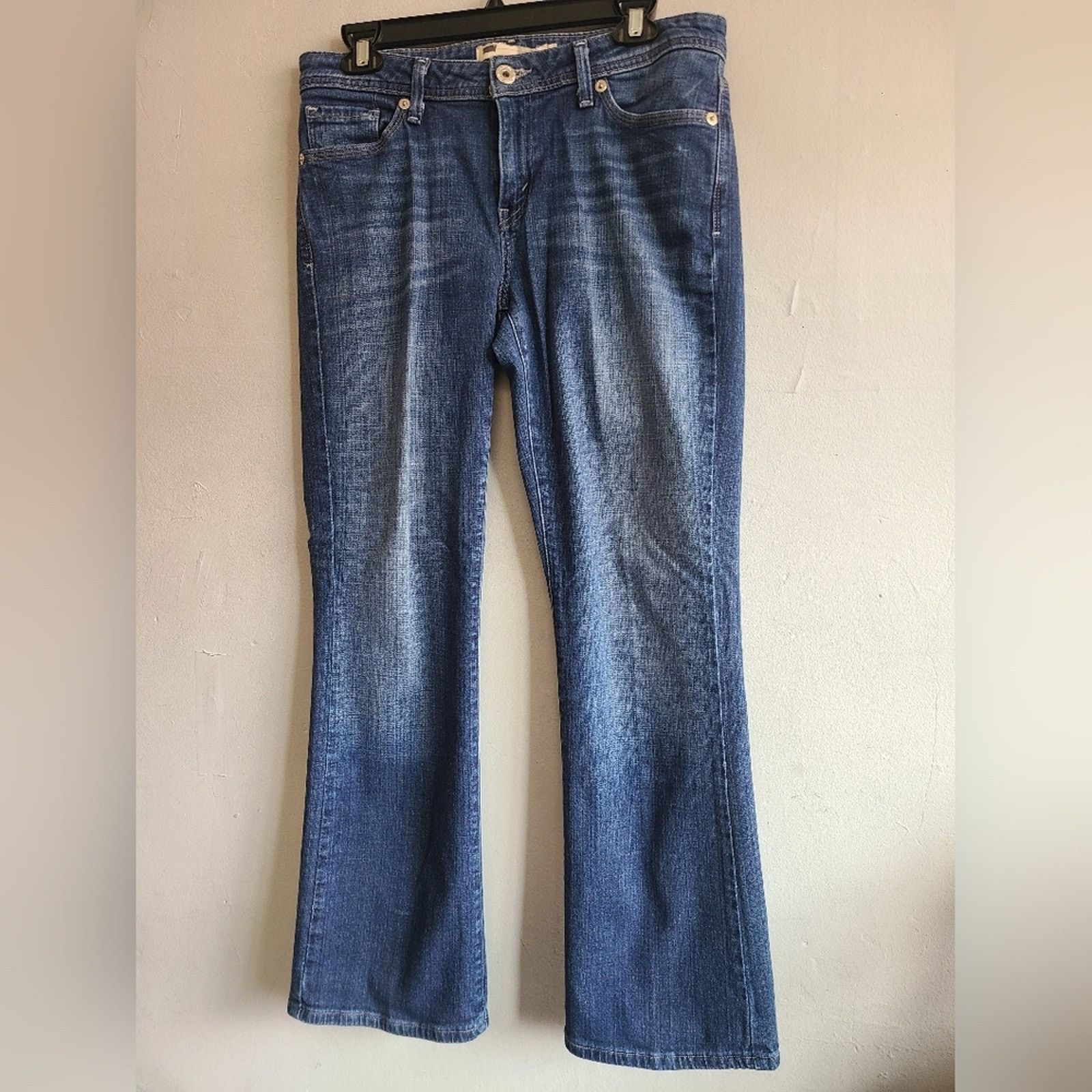 Levi's Women's size 10 Levi's dark wash 526 curvy boot cut jeans Size 32" / US 10 / IT 46 - 1 Thumbnail