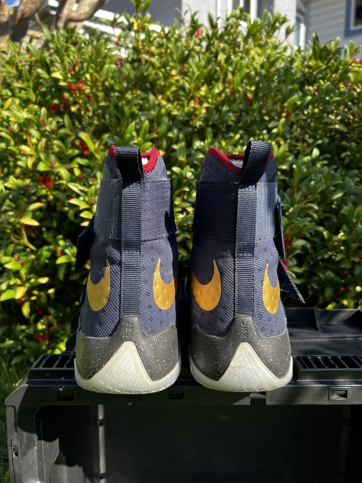 Nike Nike LeBron Zoom Soldier 10 (NIKE ID) Size US 15 / EU 48 - 5 Thumbnail