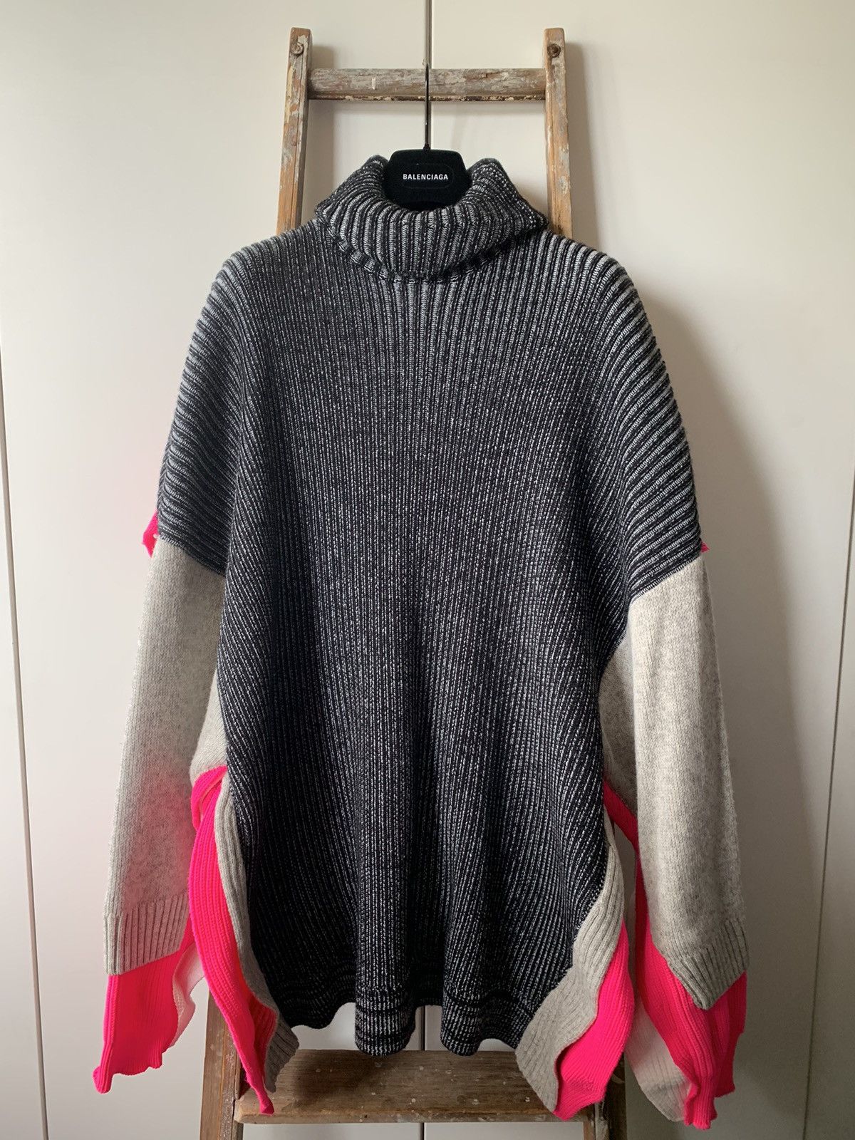 Balenciaga BALENCIAGA TRIPLE LAYER TURTLENECK SWEATER Size XS / US 0-2 / IT 36-38 - 4 Thumbnail