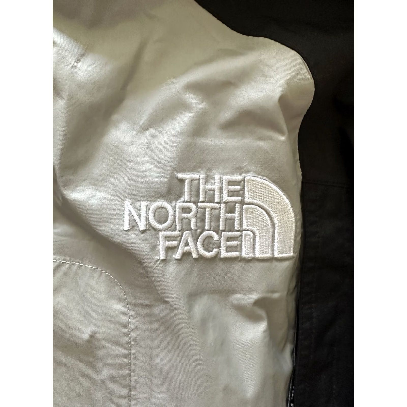 The North Face VINTAGE The North Face Parka GORETEX Mountain Hooded Jacket Sz Large Gray Black Jacket Mens Winter Hiking Skiing Walking Size US L / EU 52-54 / 3 - 3 Thumbnail