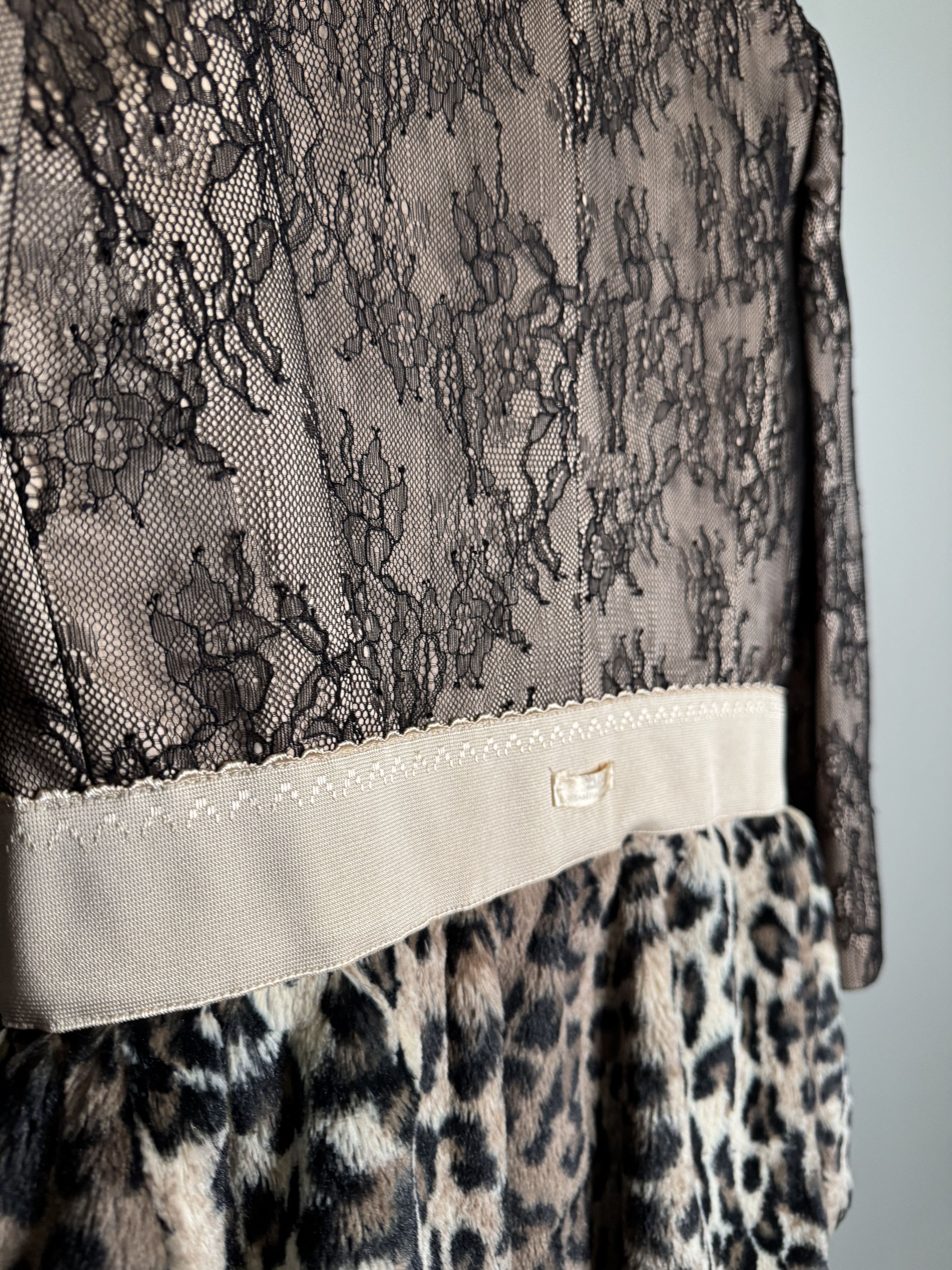 Elisabetta Franchi Elisabetta Franchi Lace Top & Skirt Set with Faux Fur Trim Size M / US 6-8 / IT 42-44 - 2 Thumbnail